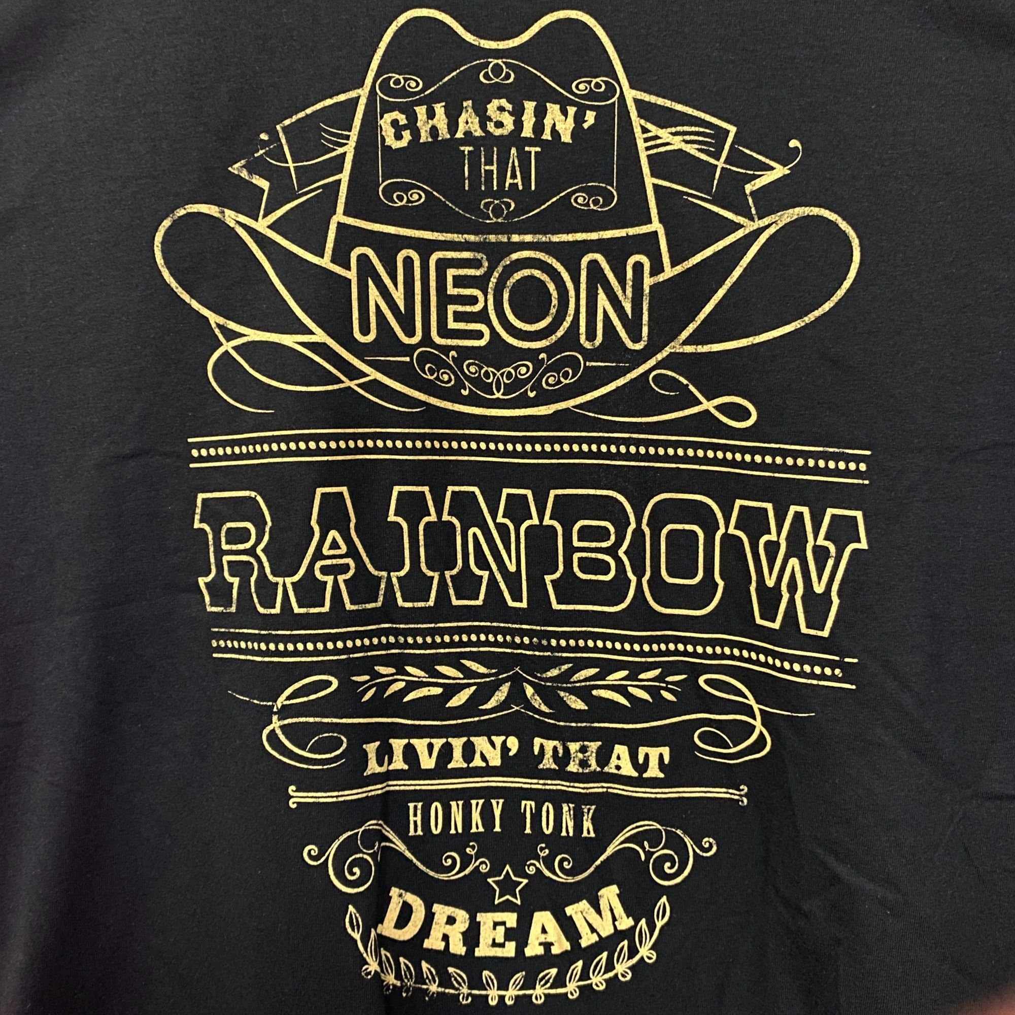 Band Tees Alan Jackson Chasin That Neon Rainbow Graphic T-Shirt XL Size US XL / EU 56 / 4 - 2 Thumbnail