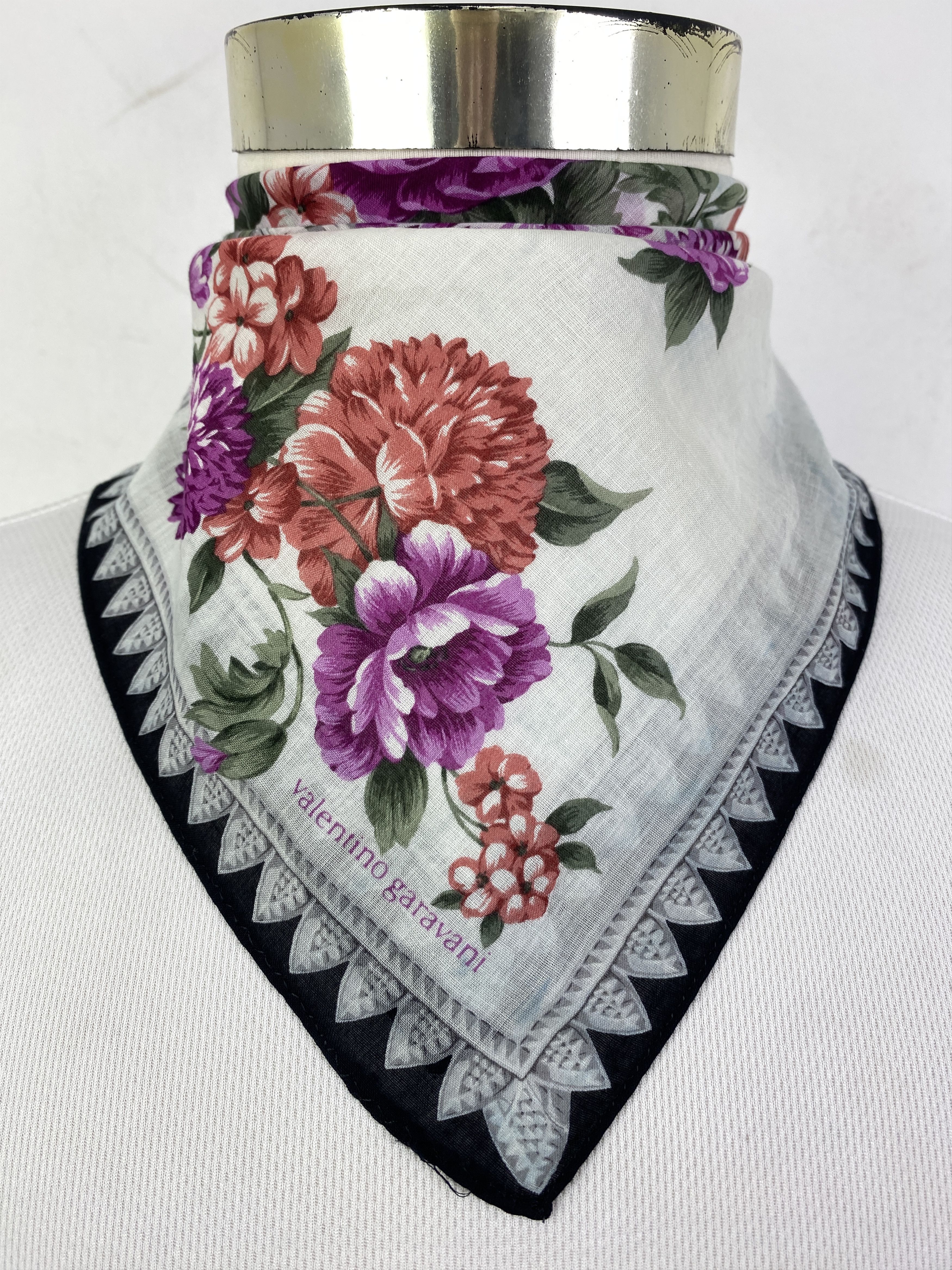 Valentino Valentino Garavani Handkerchief / Neckerchief HKC0868 Size ONE SIZE - 1 Thumbnail