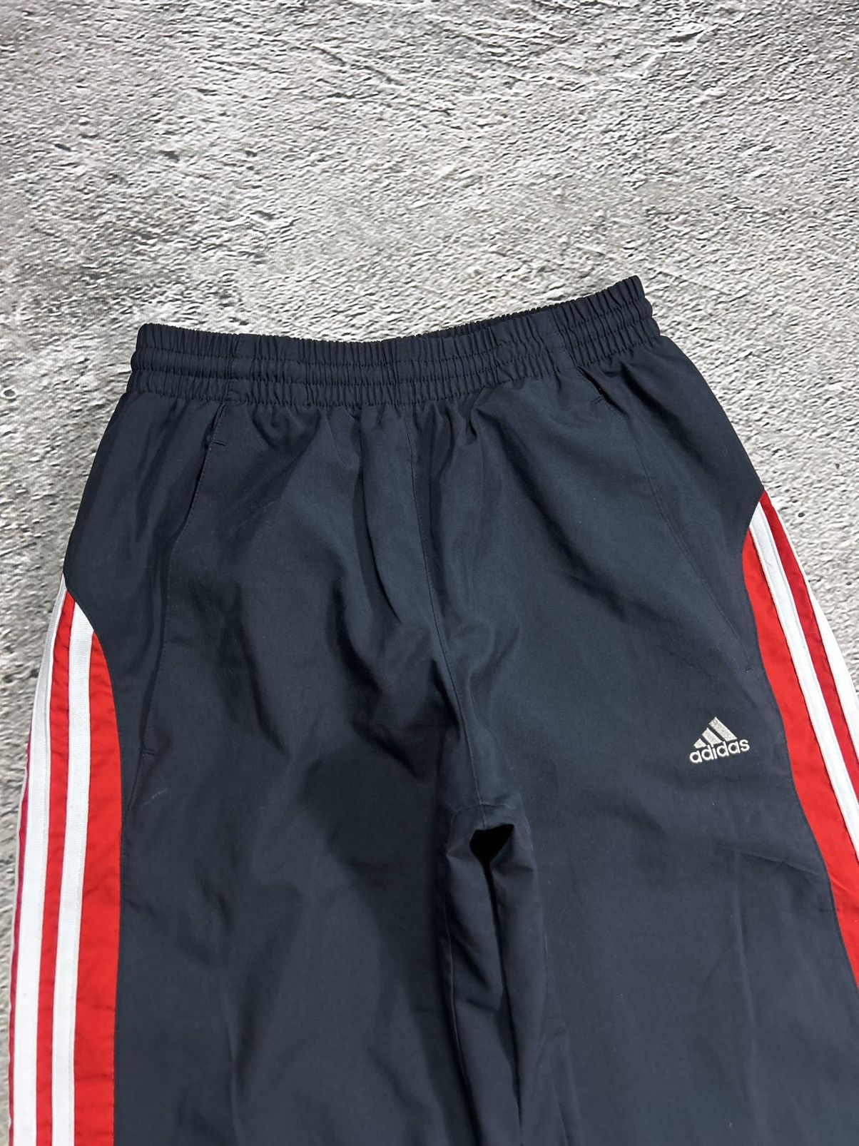 Adidas × Vintage Adidas vintage nylon track pants navy red small logo 2000s Size US 28 / EU 44 - 2 Thumbnail