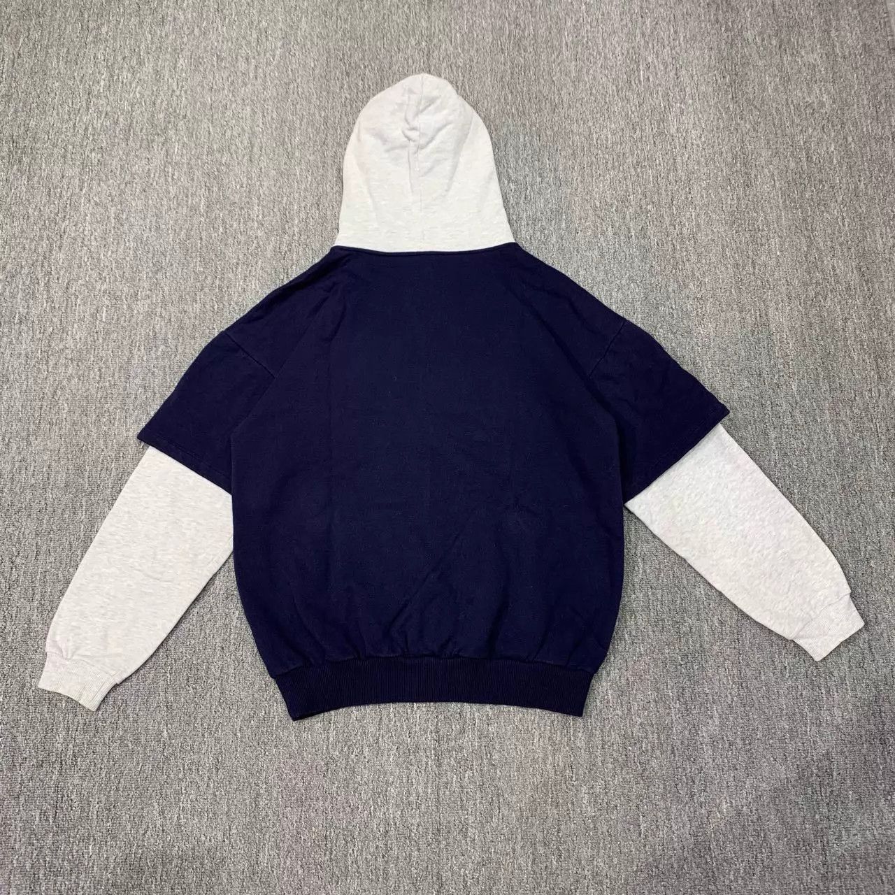 Celine Celine two - tone hoodie sweatshirt XS 95 new JZ1438 Size US XS / EU 42 / 0 - 2 Thumbnail