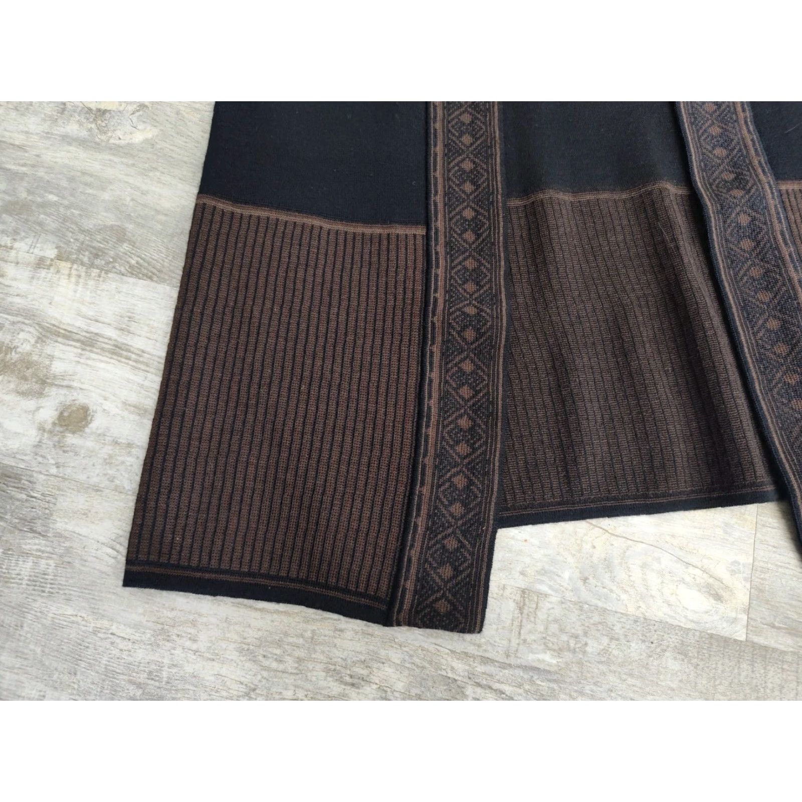 Dale Of Norway VINTAGE Oda of Norway Women’s Sleeveless Cardigan Knit Wool Geometric M Black Brown Norwegian Outdoor Casual Fall Winter Size M / US 6-8 / IT 42-44 - 4 Thumbnail