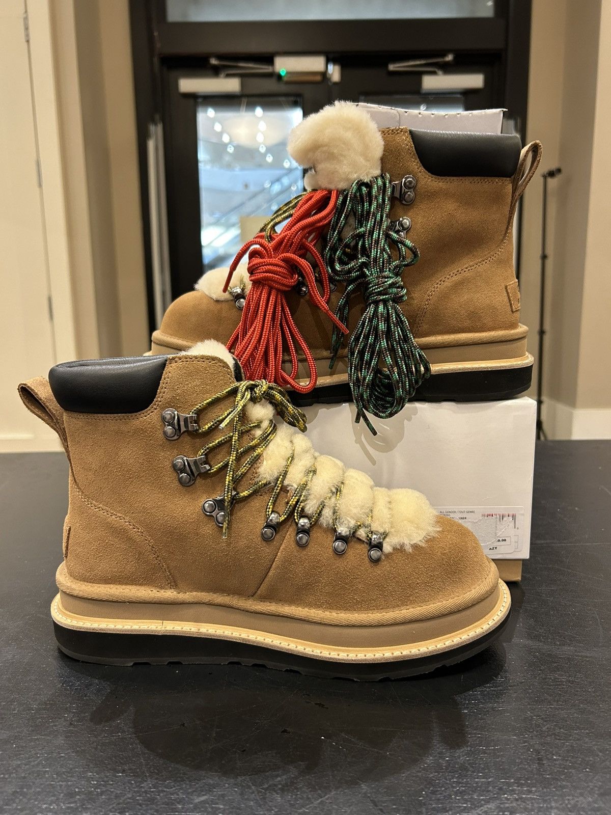 Sacai × Ugg Ugg X Sacai Hiking Boot - Chestnut Size US 8 / EU 41 - 2 Thumbnail
