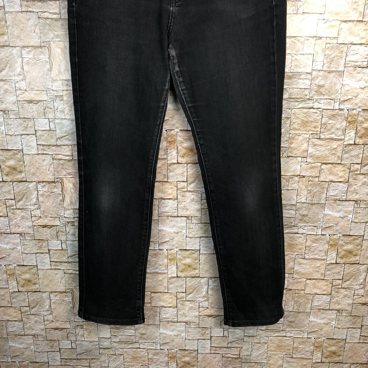 Uniqlo Uniqlo Jeans Black Denim Pants #7596 Size US 31 - 3 Thumbnail