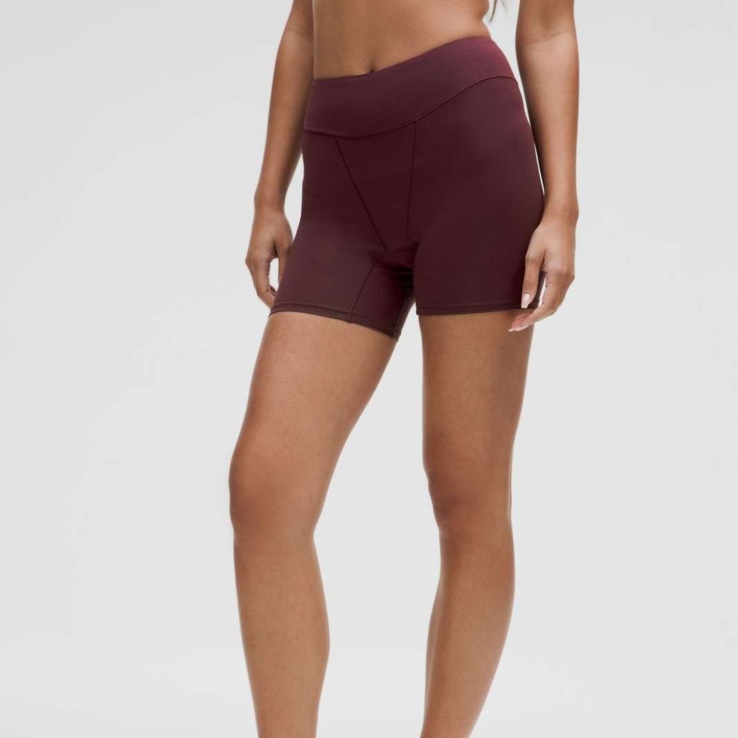 Lululemon Lululemon UnderEase Super High Rise Shortie NWT Size XS Size ONE SIZE - 8 Thumbnail