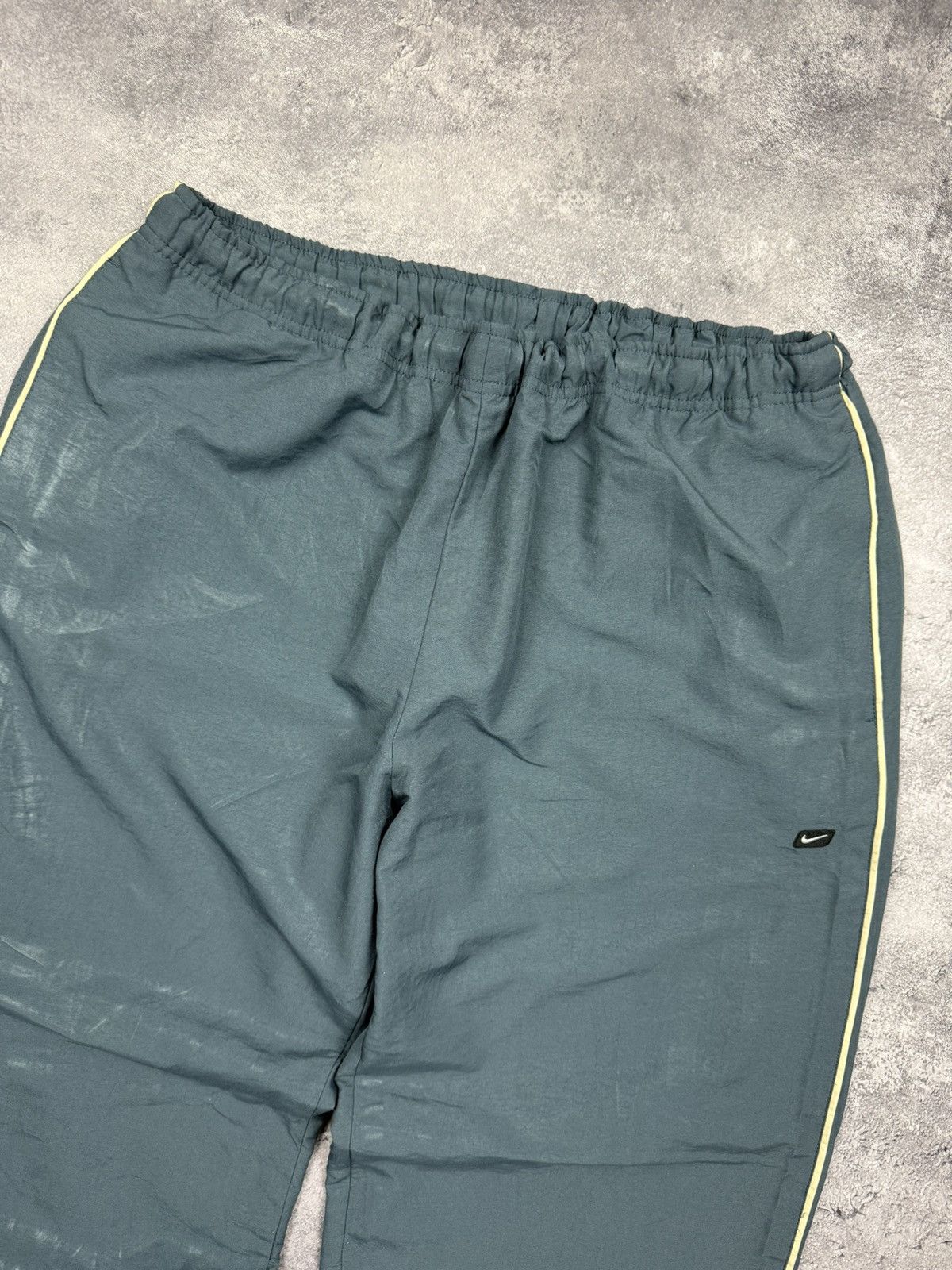 Nike Nike Vintage Track Pants Swoosh Y2K Baggy Sweatpants Hype Size US 36 / EU 52 - 9 Thumbnail
