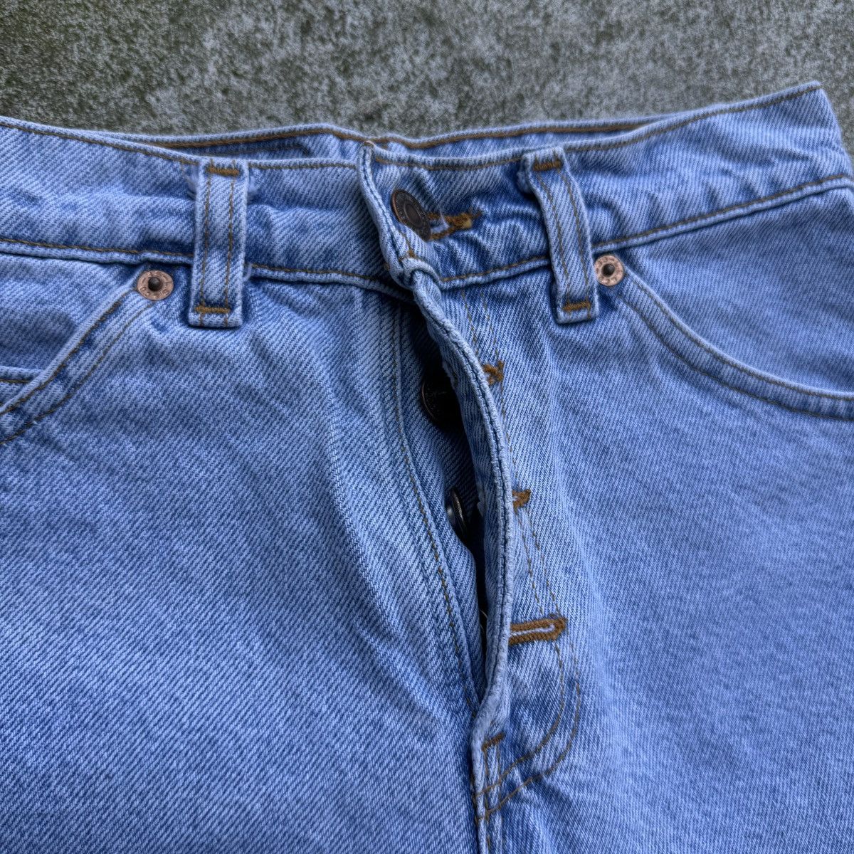 Levi's VINTAGE 90s LEVI’S WOMEN’S 950 RELAXED HIGH WAISTED SHORTS Size 24" / US 00 / IT 34 - 4 Thumbnail
