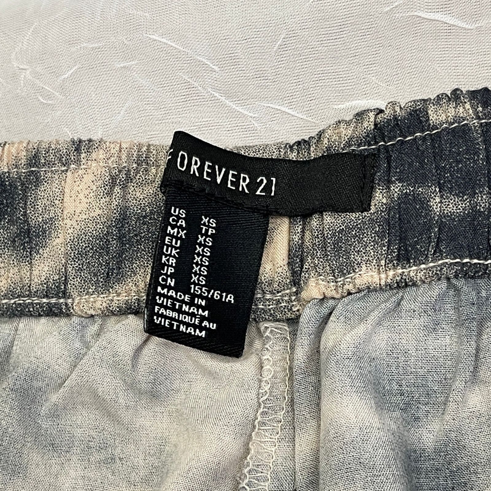 Forever 21 Taupe Charcoal Stripe Dye Dolphin Shorts Forever 21 XS NWT Size 23" - 21 Thumbnail