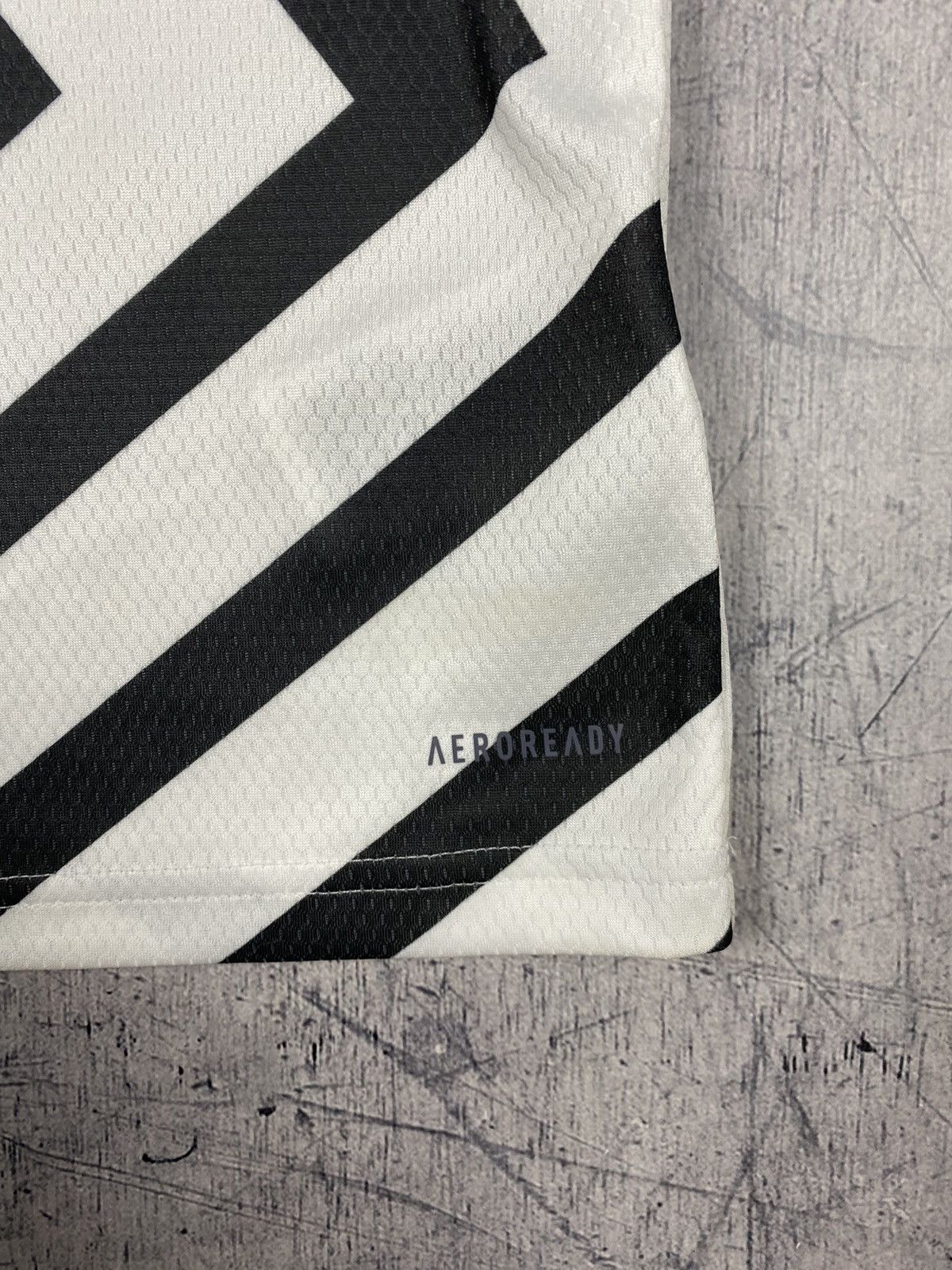 Adidas Adidas Manchester United 2021 - 2022 Soccer Jersey Size US S / EU 44-46 / 1 - 8 Thumbnail