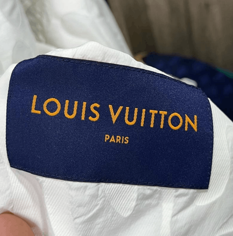 Louis Vuitton Louis Vuitton printed zip-up long-sleeve jacket Size US S / EU 44-46 / 1 - 4 Thumbnail