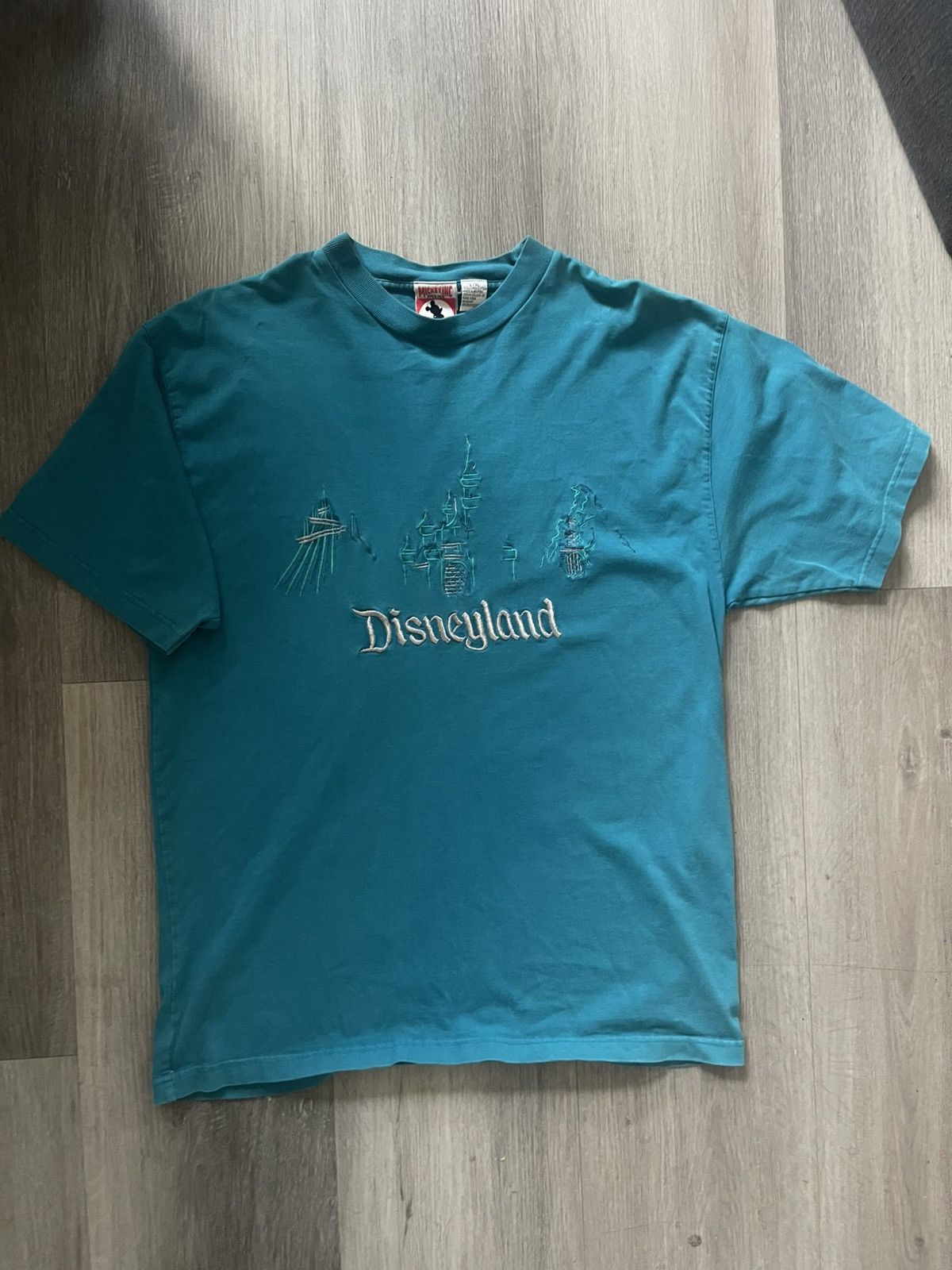 Disney Disneyland Embroidered Tee Size US L / EU 52-54 / 3 - 1 Thumbnail