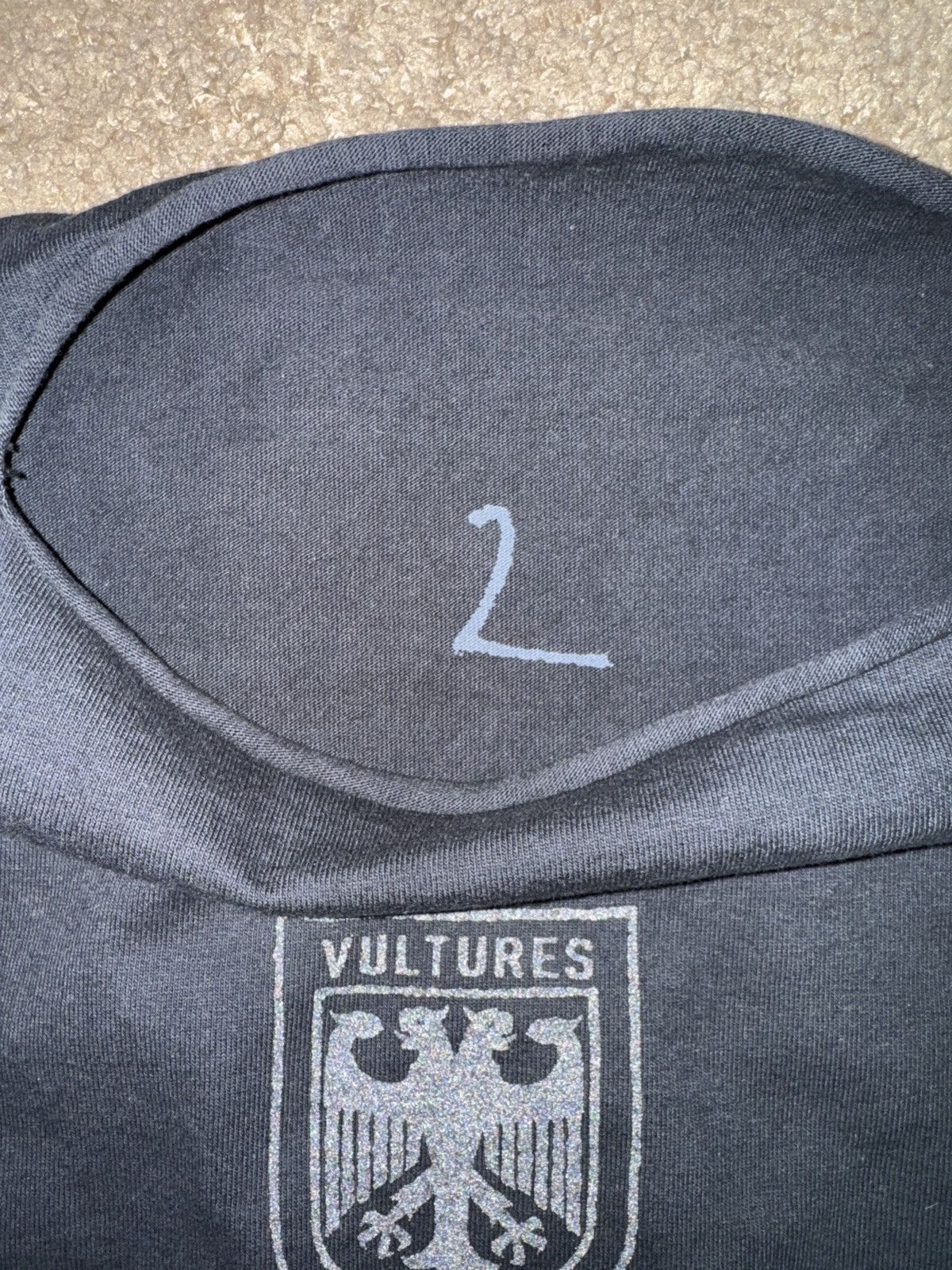 Yeezy Yeezy vultures long sleeve Size US M / EU 48-50 / 2 - 3 Thumbnail