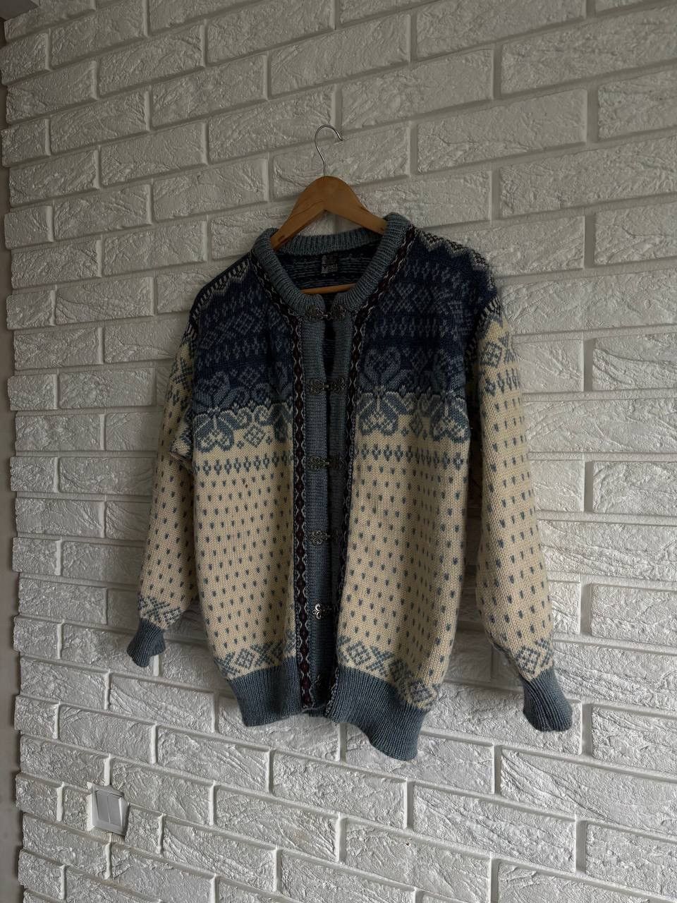 Dale Of Norway Dale Of Norway 🇳🇴 cardigan feeling use 80-90’s Nordic pattern Size M / US 6-8 / IT 42-44 - 4 Thumbnail