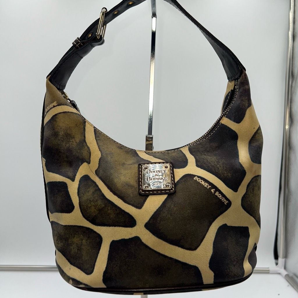 Dooney & deals Bourke Giraffe Print Hobo Bag