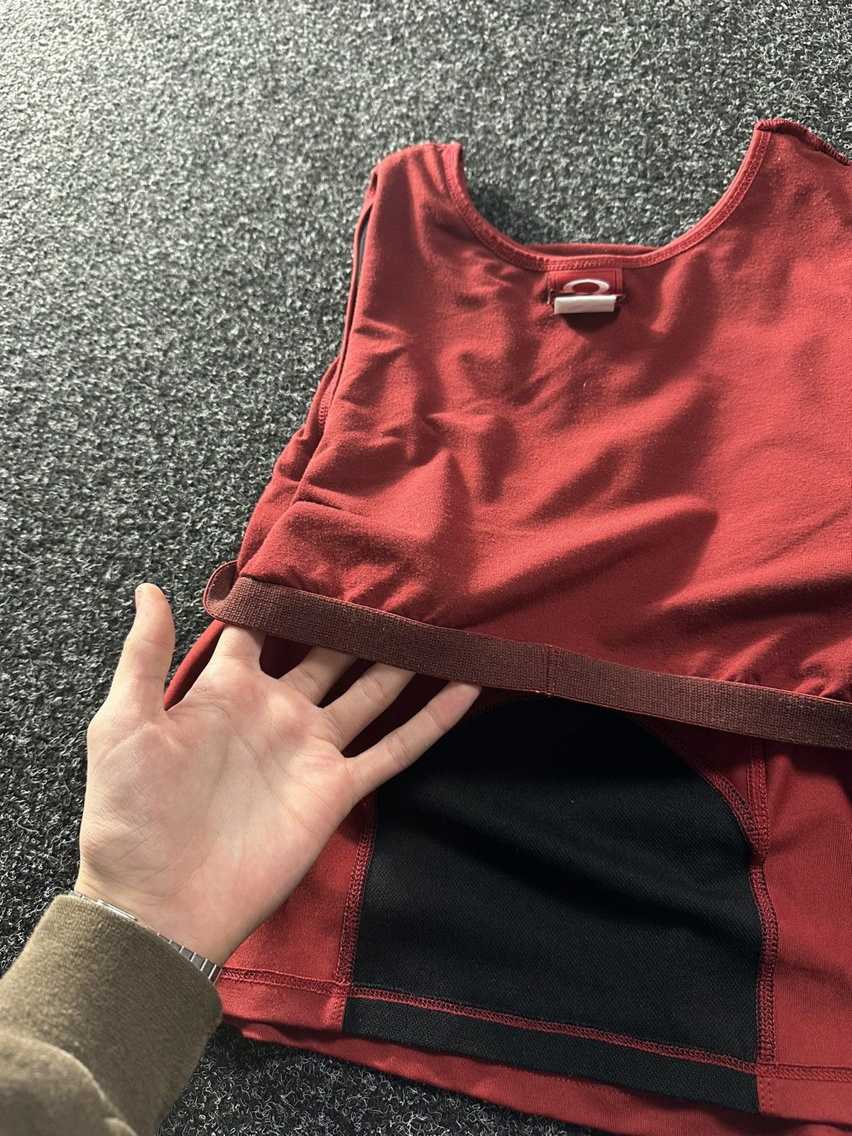 Oakley × Vintage 🚨Oakley Woman Tank Top OUTDOOR SPORT Y2K red size L Size L / US 10 / IT 46 - 10 Thumbnail