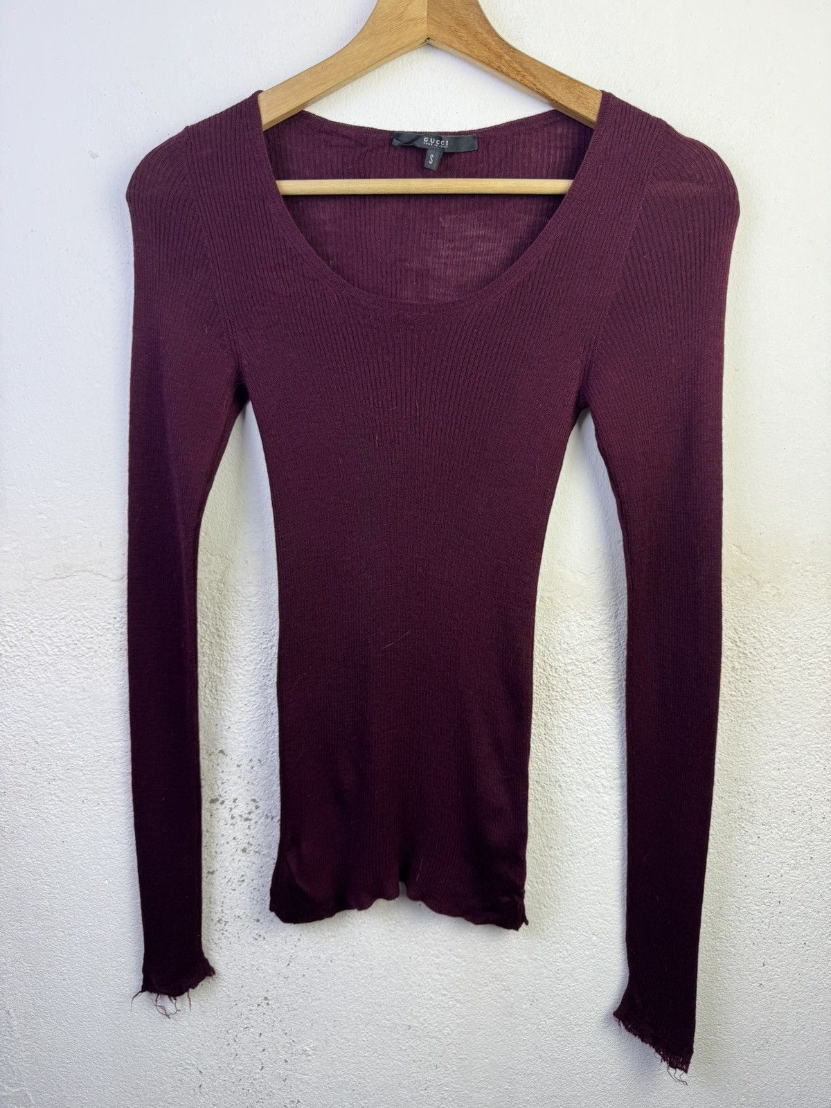 Gucci Gucci ribbed long sleeve scooped neck pullover top Size S / US 4 / IT 40 - 1 Thumbnail