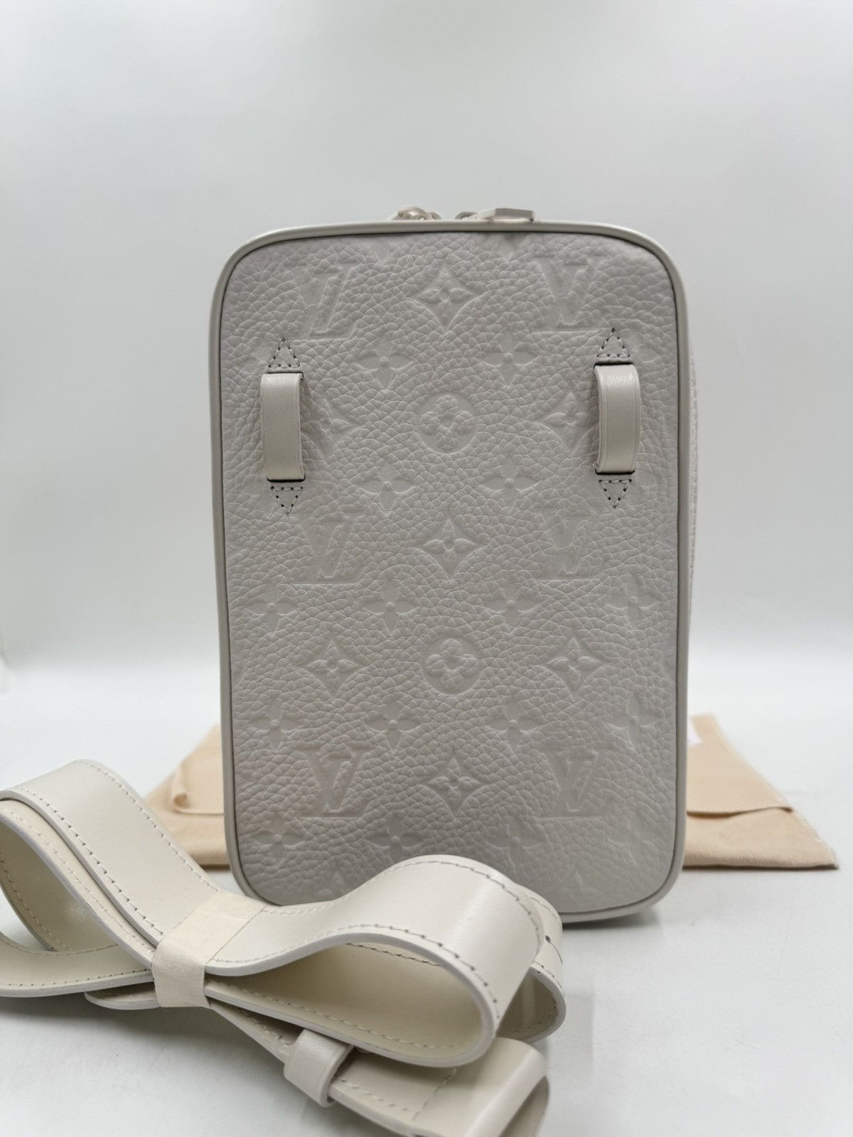 Louis Vuitton Louis Vuitton Utility Side CrossBody Bag Size ONE SIZE - 2 Thumbnail
