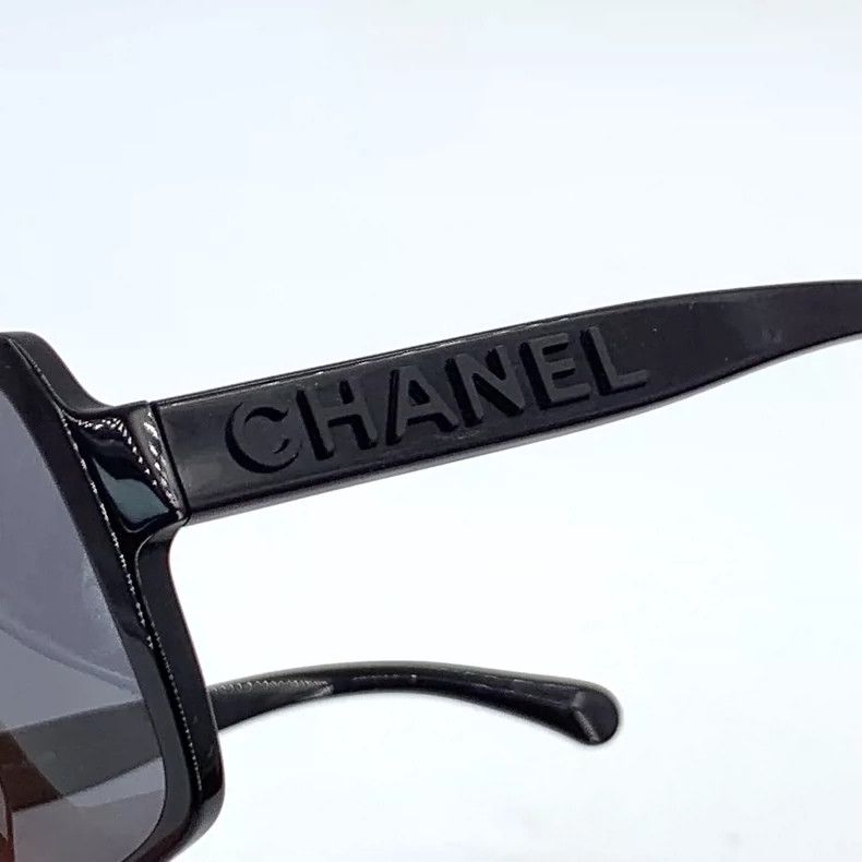 Chanel Chanel Black logo letter square frame sunglasses Nextarrow Size ONE SIZE - 7 Thumbnail