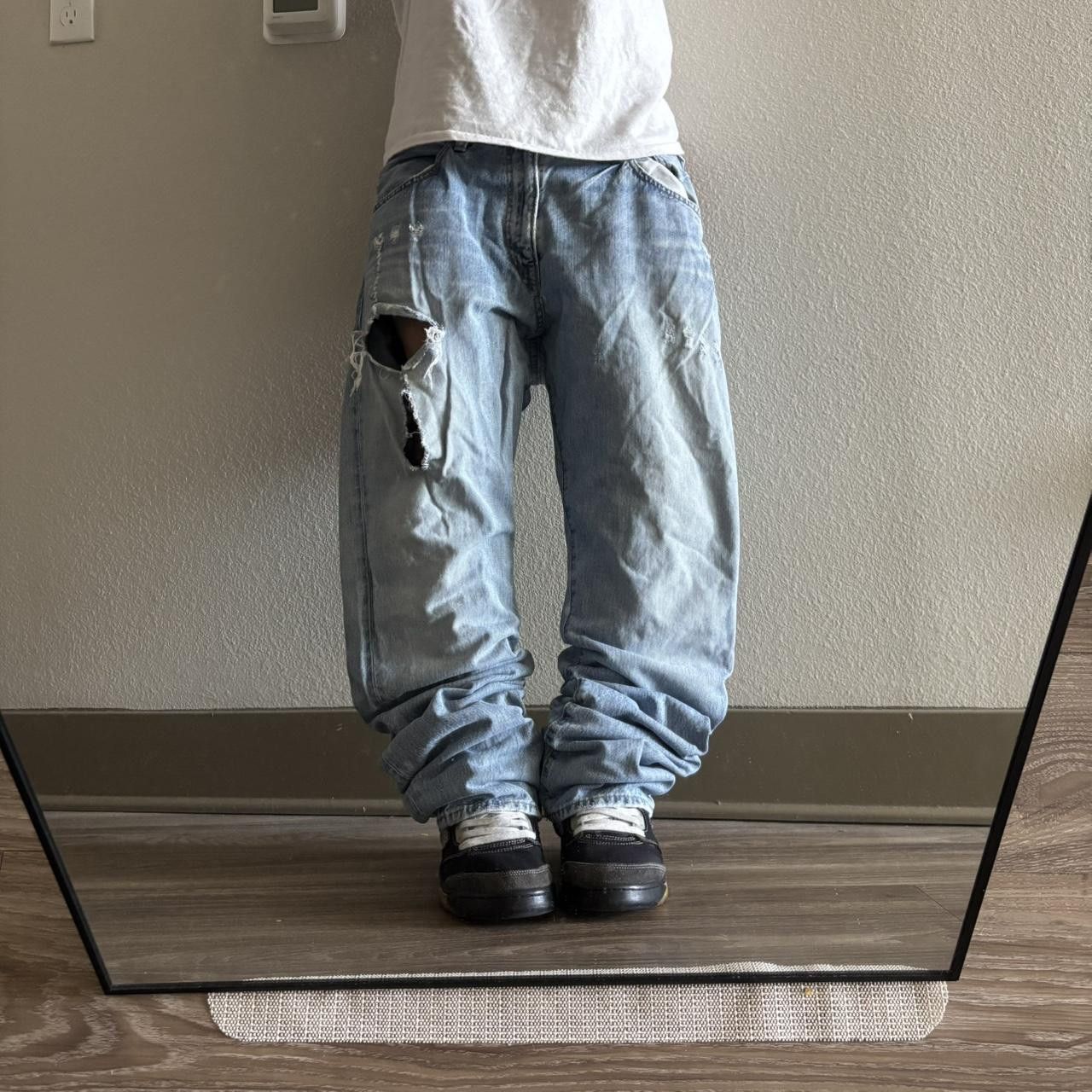 Vintage Crazy Vintage Y2K/2000s Grunge Light Wash Distressed Denim Jeans! 36x34 Size US 36 / EU 52 - 1 Thumbnail