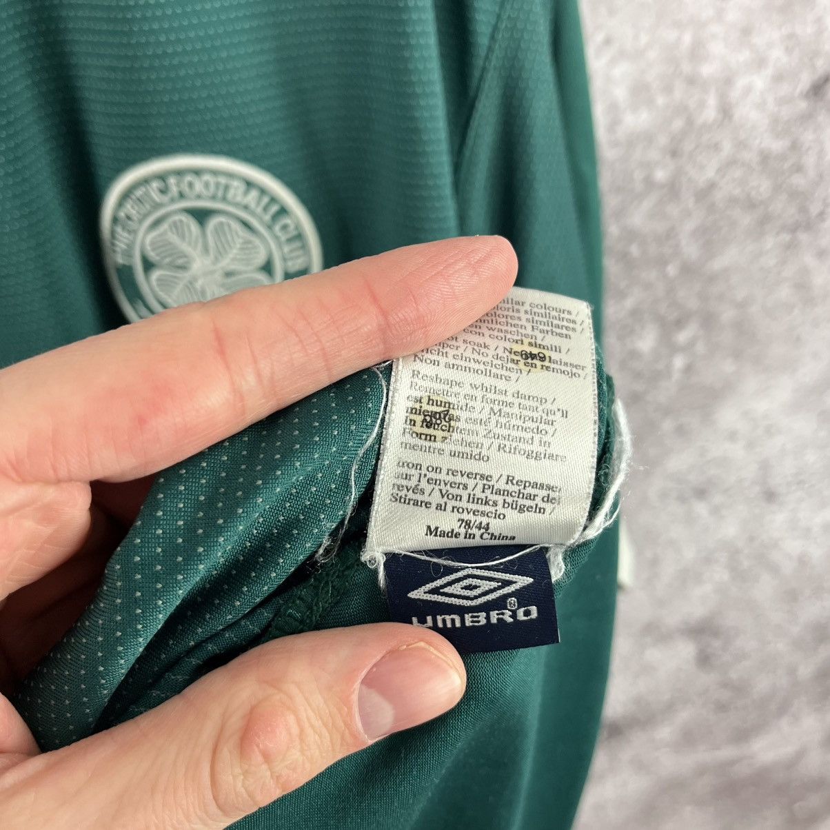 Other Umbro Celtic 2004/2005 Away Soccer Jersey Size XL Size US XL / EU 56 / 4 - 14 Thumbnail