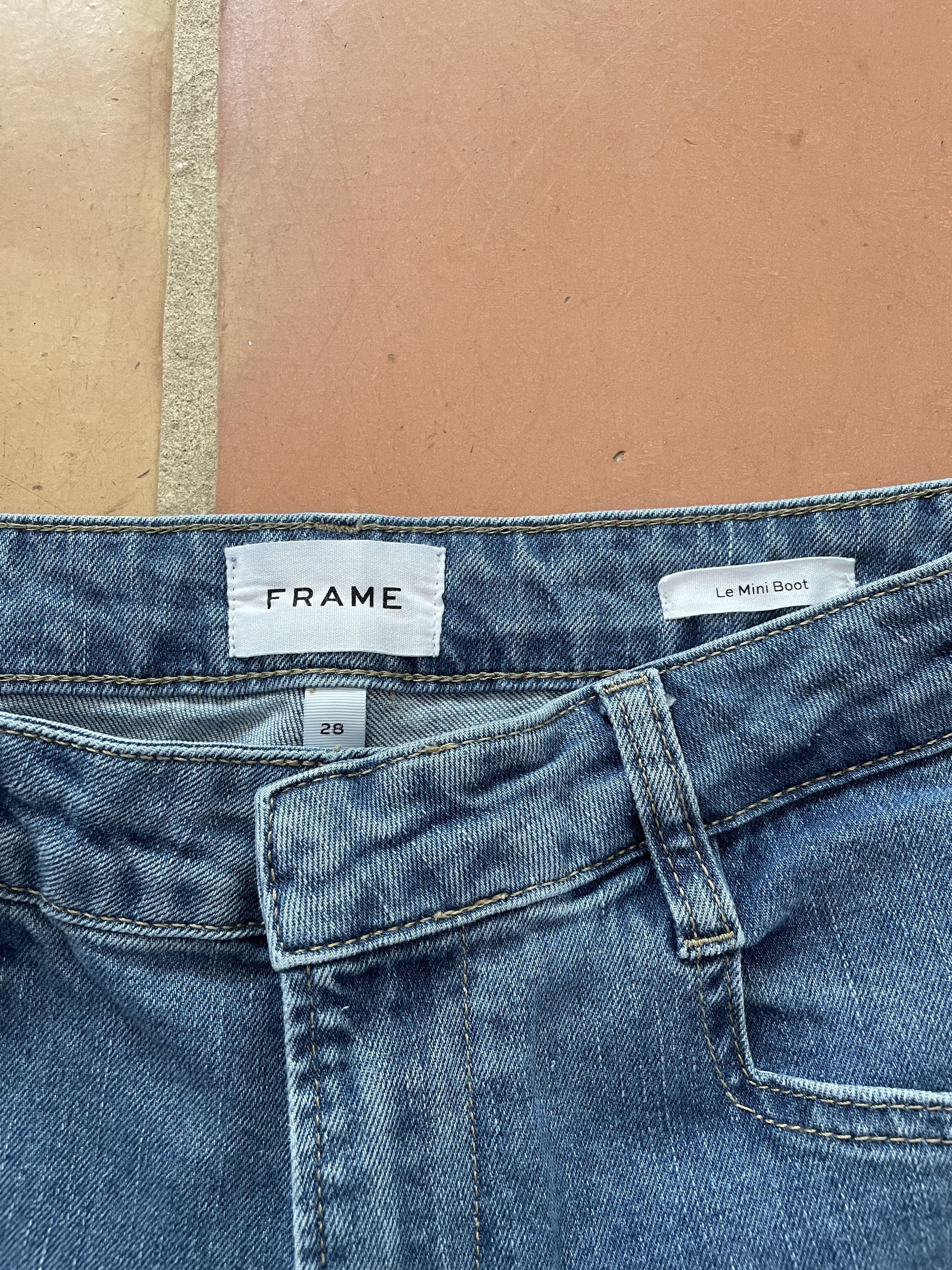 Frame Frame Le Mini Boot Size 28 Jeans Size 28" / US 6 / IT 42 - 2 Thumbnail
