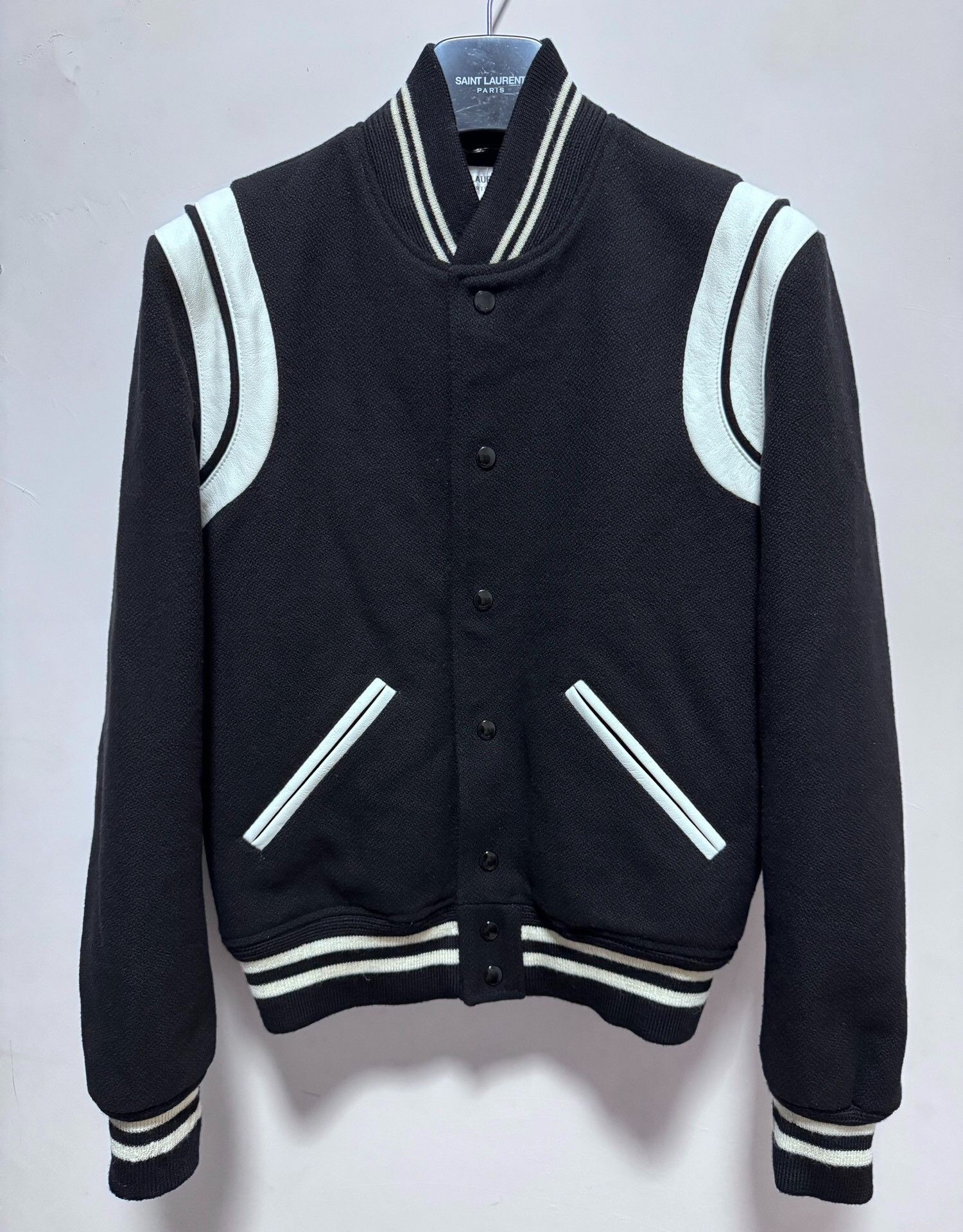 Saint Laurent Paris Saint laurent Black and white patchwork leather baseball ja Size US S / EU 44-46 / 1 - 1 Thumbnail