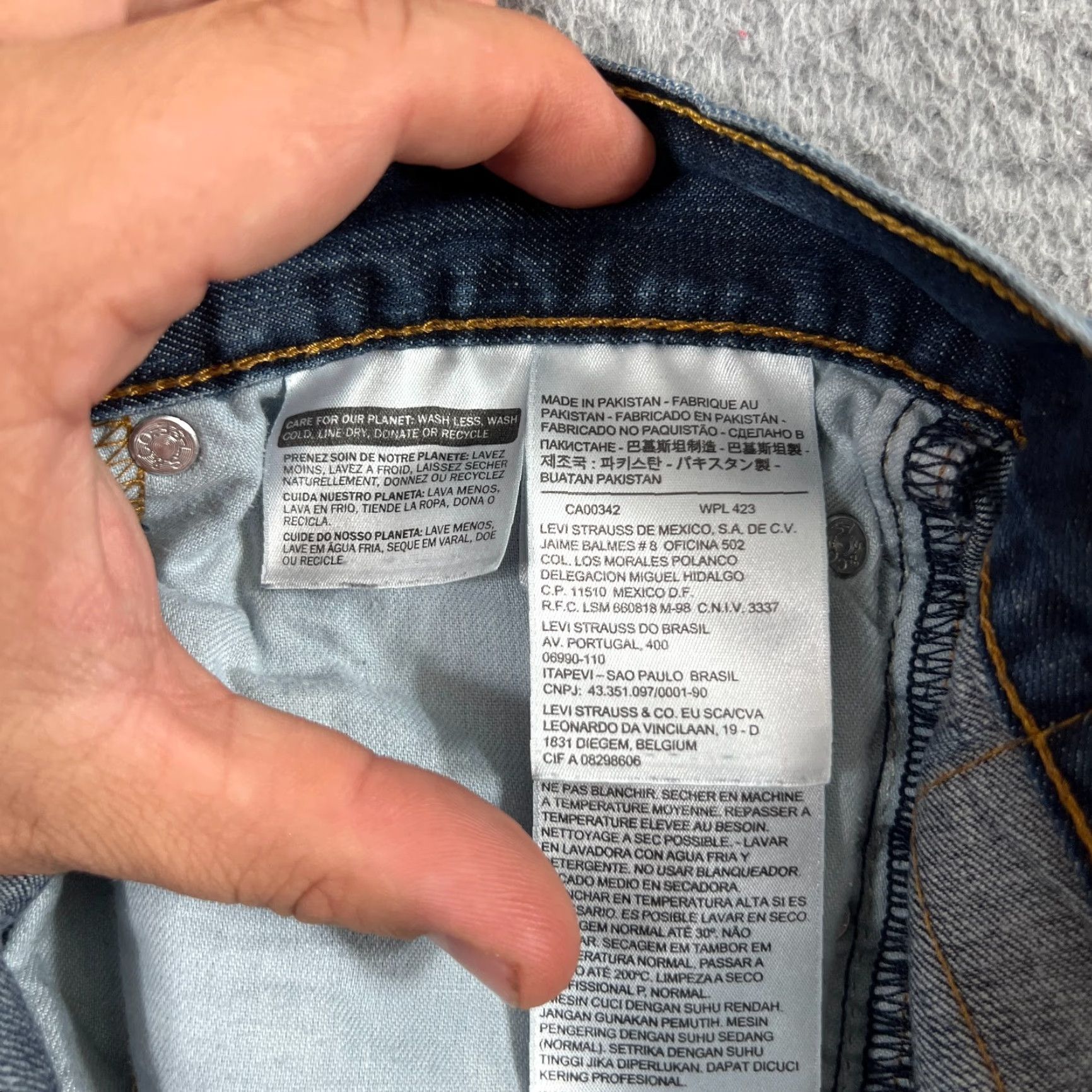 Levi's Levi's Men's Bermuda Shorts 34 Blue Denim 10" Casual Grunge Y2K Baggy Relaxed Fit Size US 34 / EU 50 - 6 Thumbnail