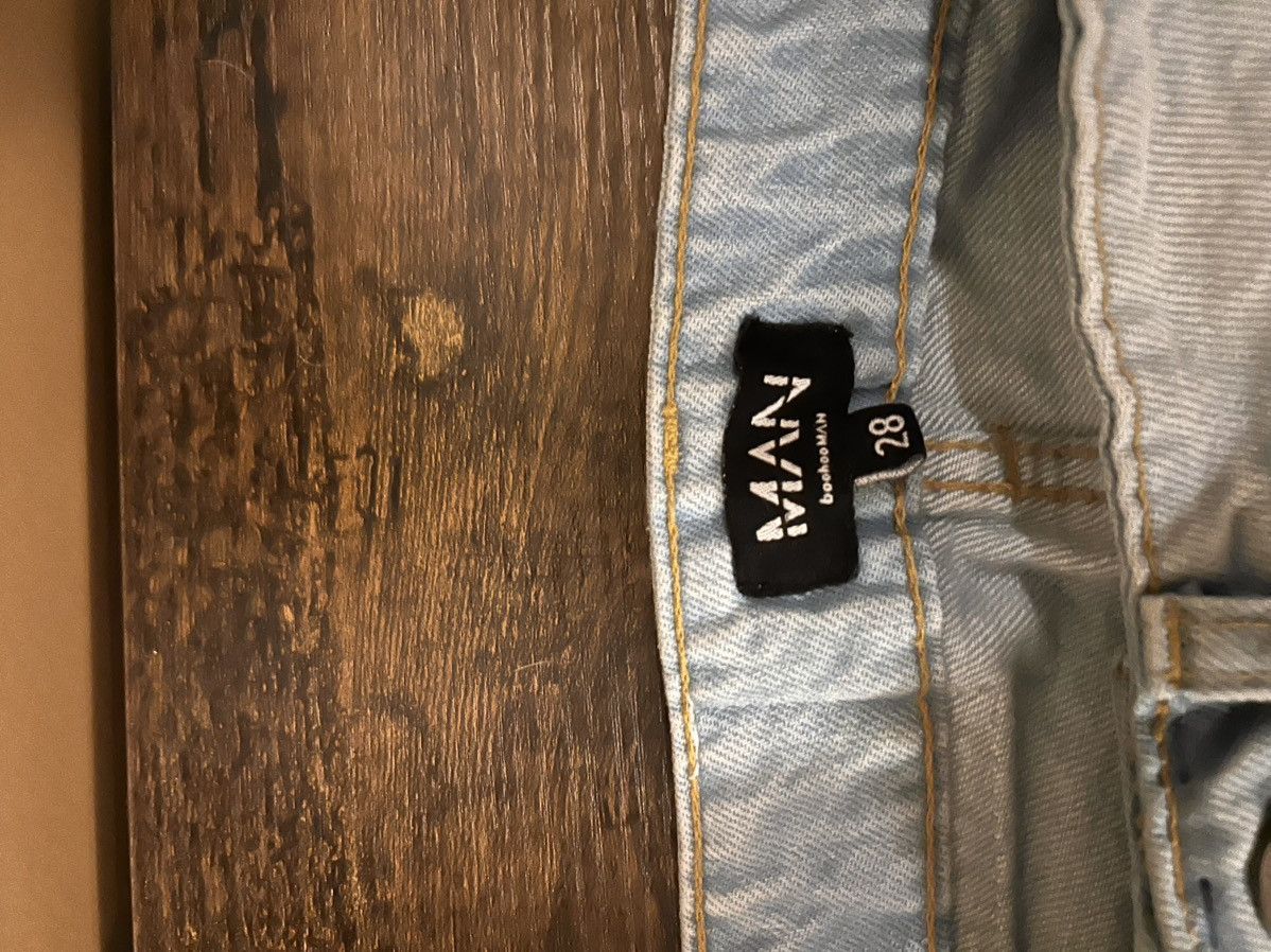 Boohoo Light Washed Loose Fit Jeans Size US 28 / EU 44 - 3 Thumbnail