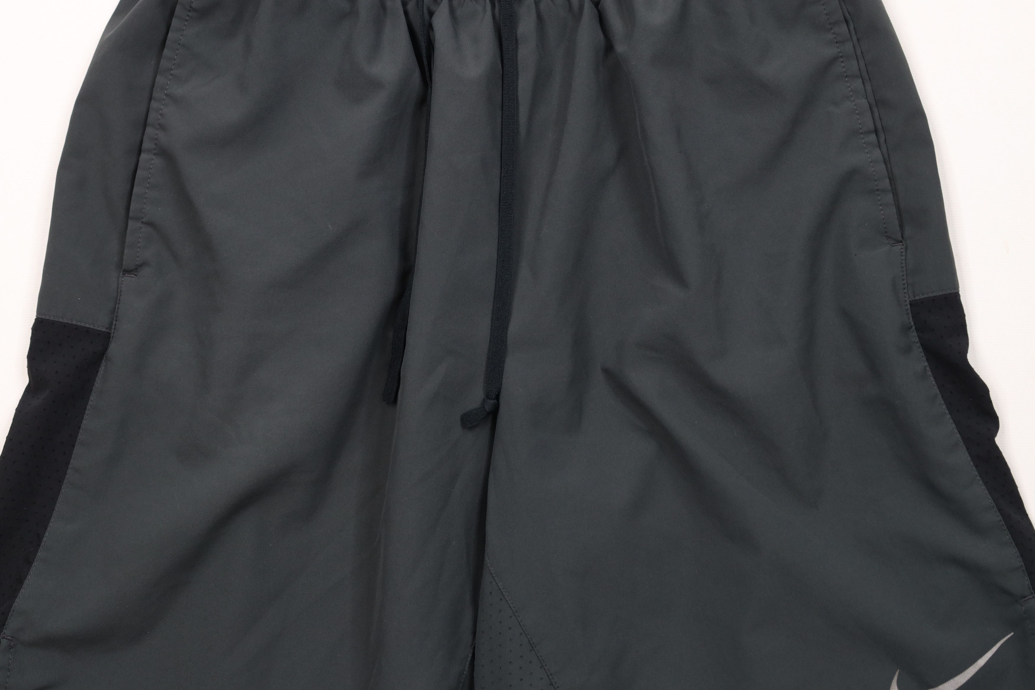 Nike × Vintage Vintage Nike Big Swoosh Lined Running Jogging Gym Shorts Size US 32 / EU 48 - 3 Thumbnail
