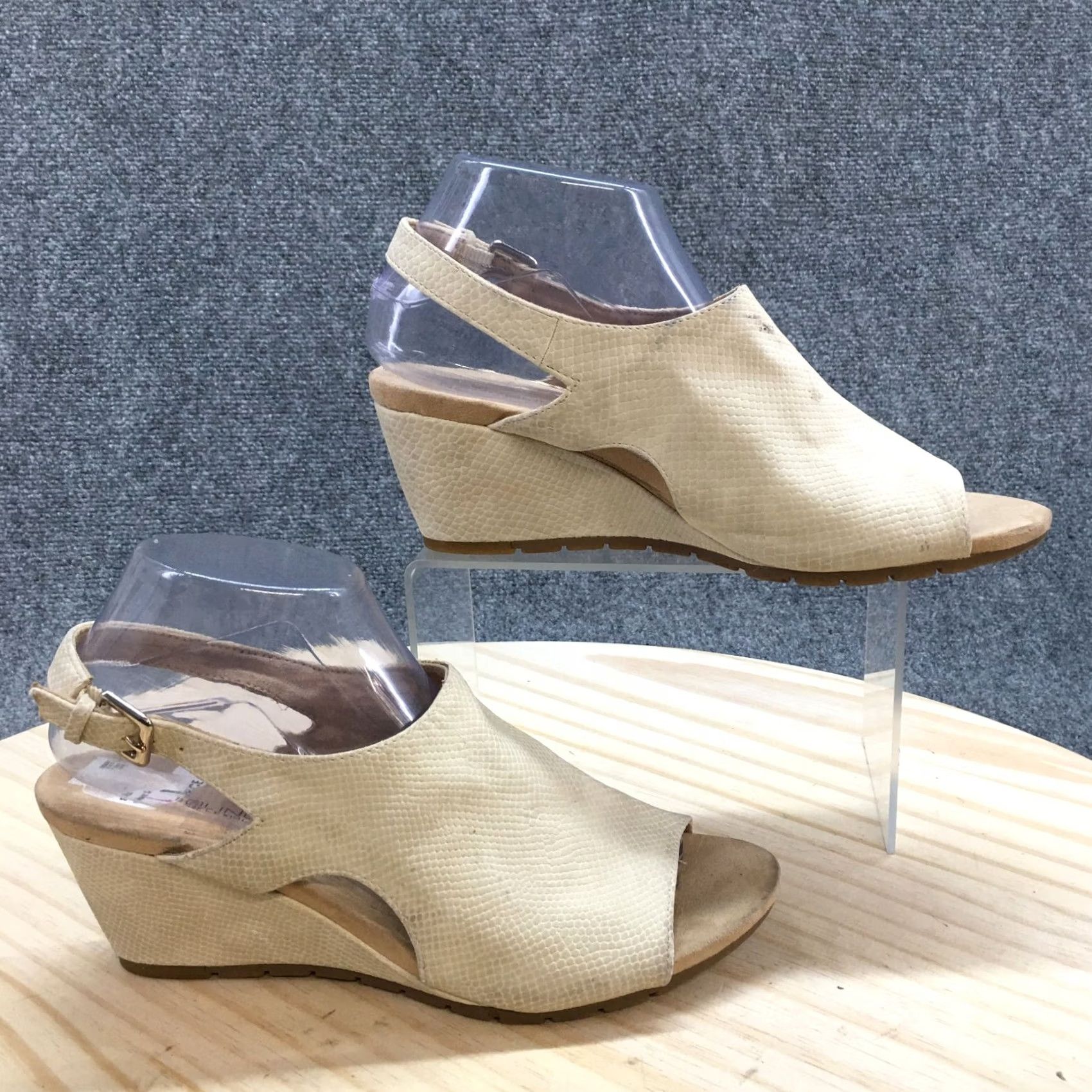 Vintage Bandolino Heels Womens 8.5 M Galatee Open Toe Wedge Slingback Beige Leather Size US 9 / IT 39 - 2 Thumbnail