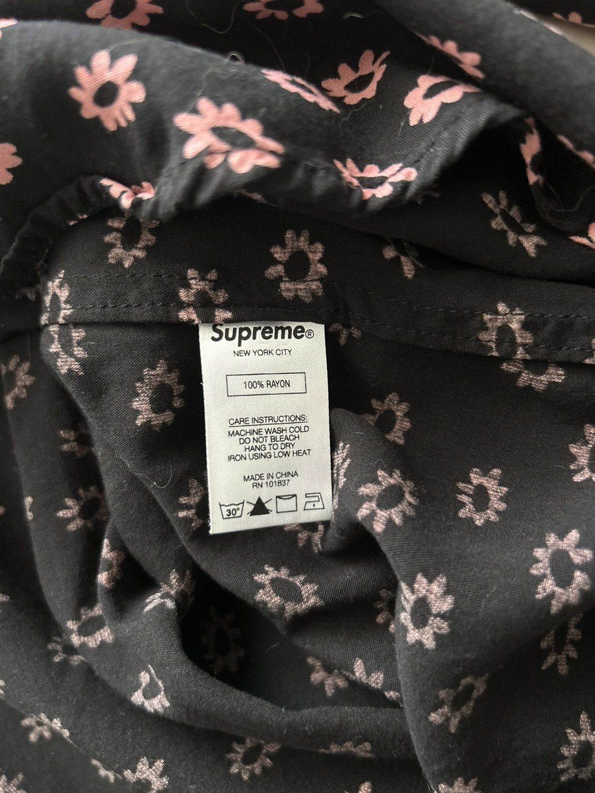 Supreme Supreme flower button up Size US XL / EU 56 / 4 - 3 Thumbnail