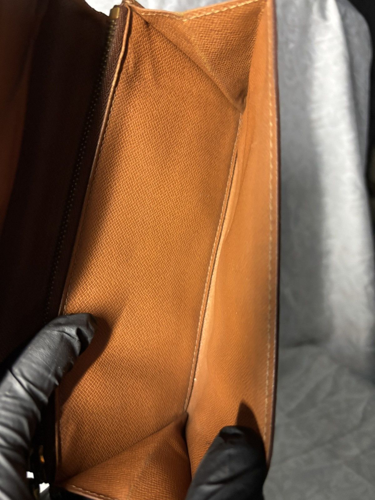 Louis Vuitton (very worn) Louis Vuitton Long Wallet Size ONE SIZE - 15 Thumbnail