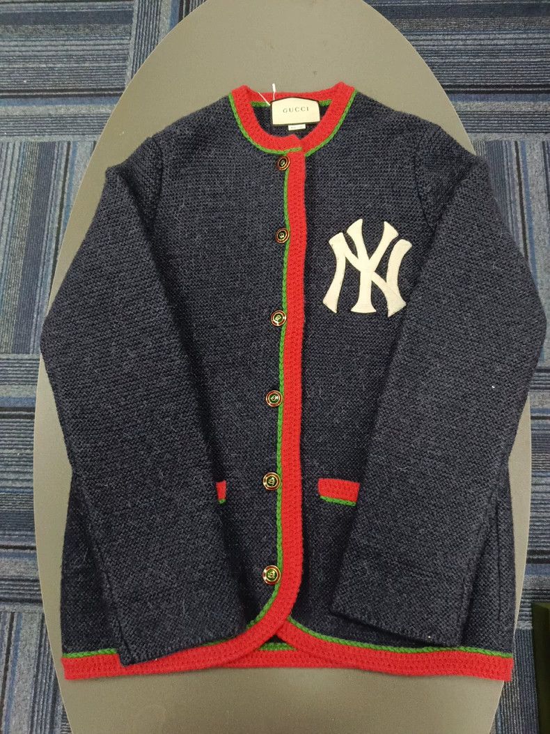 Gucci Gucci Rhinestone logo knitted buttoned cardigan jacket 2504 Size M / US 6-8 / IT 42-44 - 1 Thumbnail