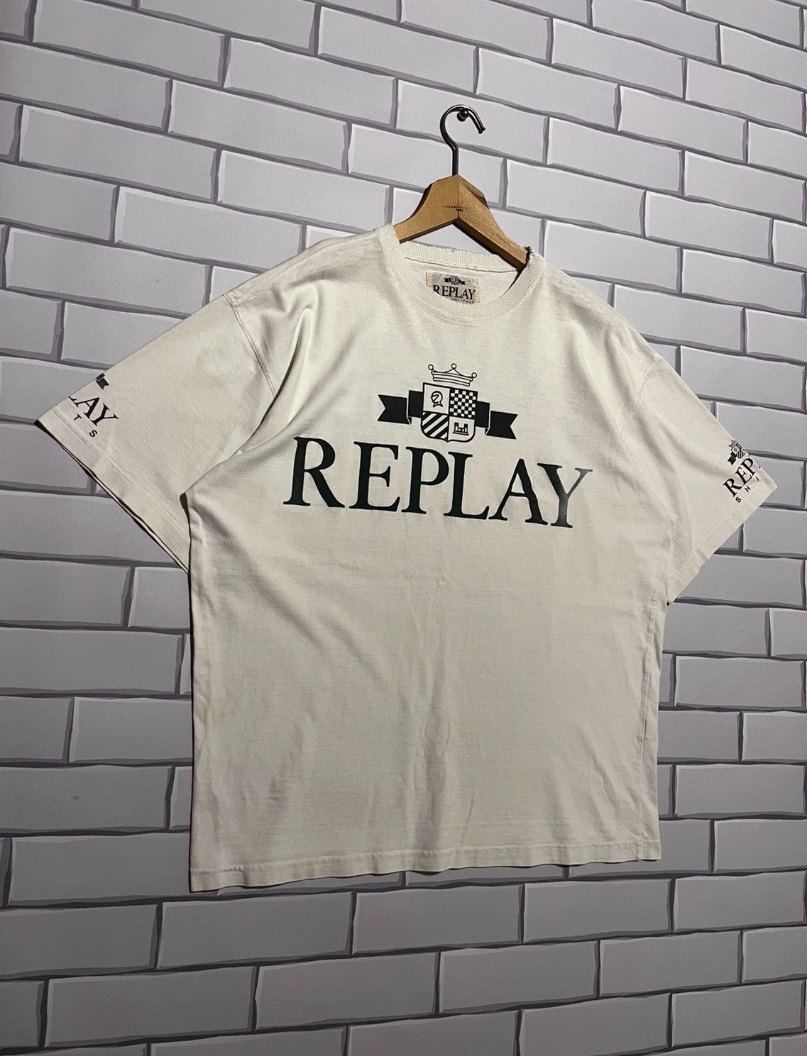 Replay 💥 Replay “Shirts” Crest Logo Tee 90s Made in Italy Size US L / EU 52-54 / 3 - 2 Thumbnail