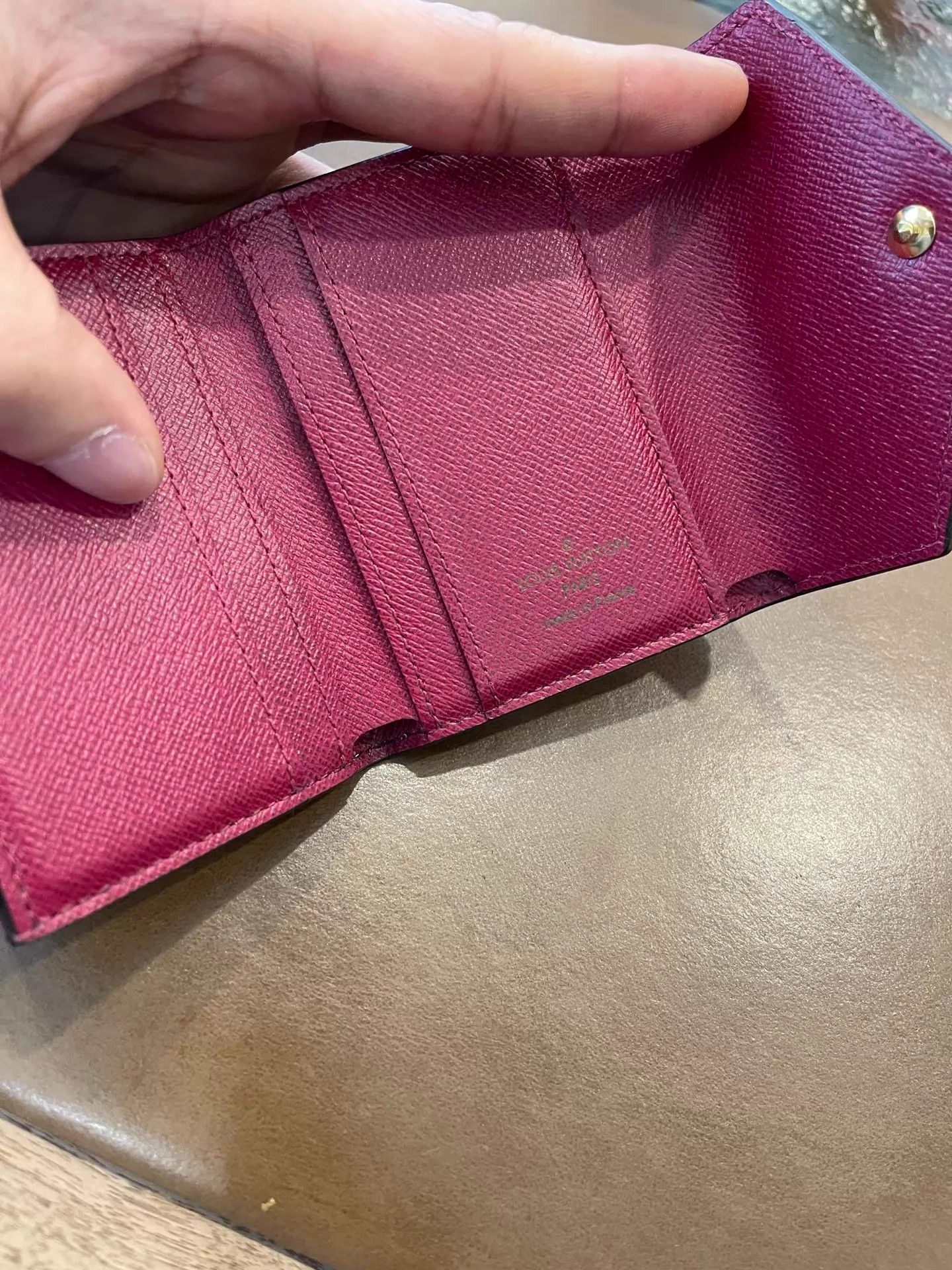 Louis Vuitton LV tri-fold monogram cherry red card holder Size ONE SIZE - 4 Thumbnail