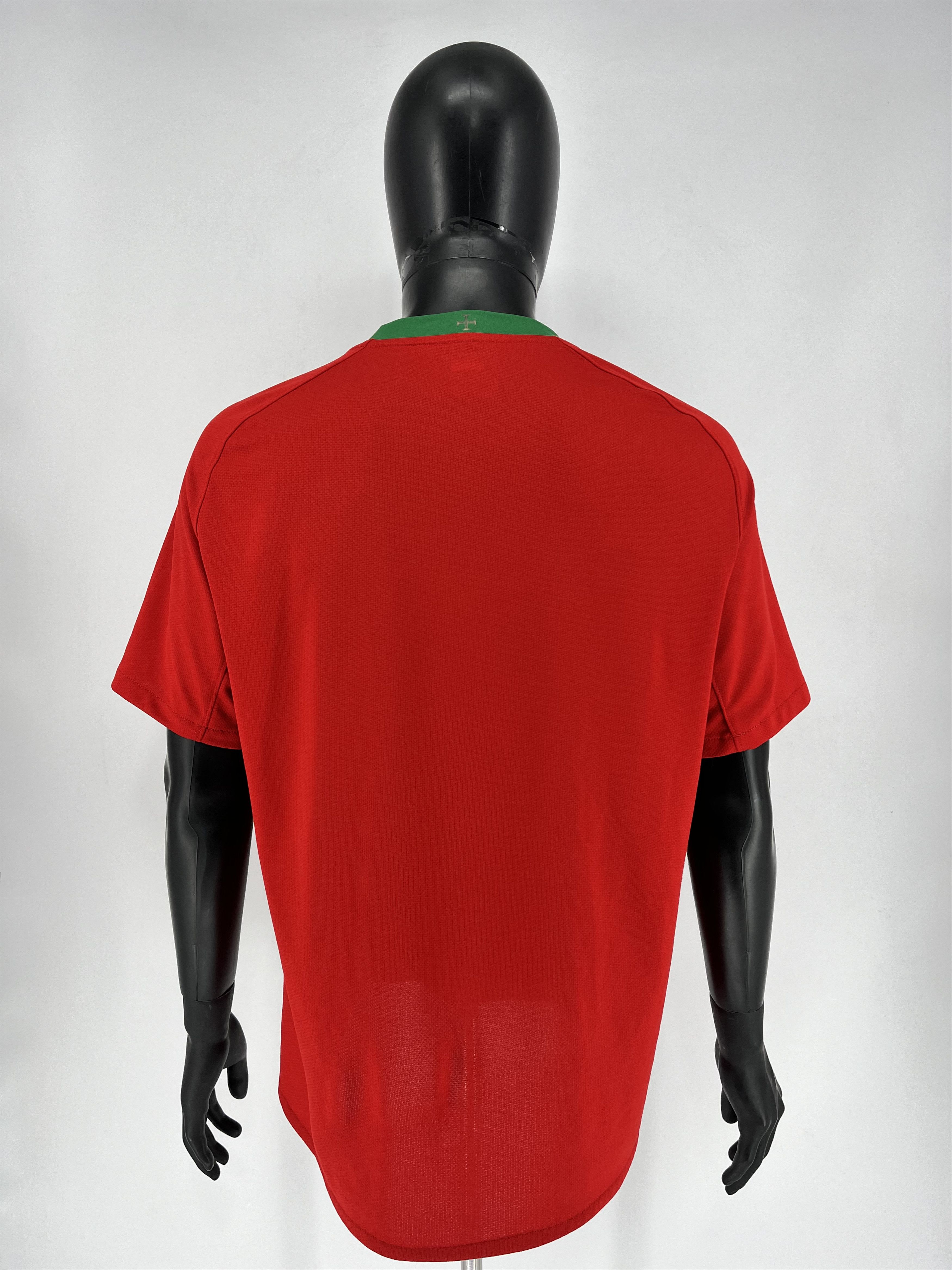 Other Vintage Nike Y2K Portugal Home jersey Shirt 00S Size US L / EU 52-54 / 3 - 11 Thumbnail