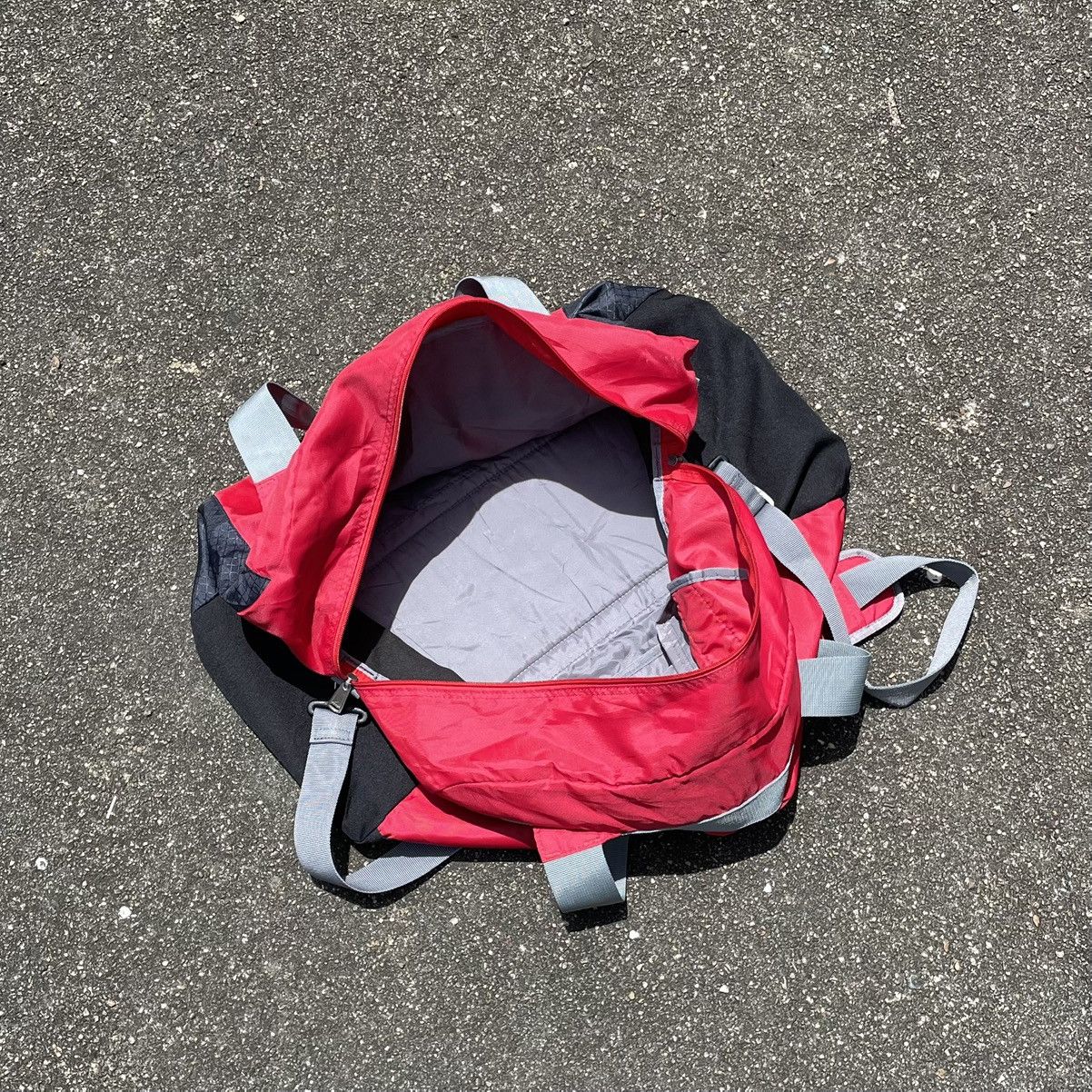 Adidas Y2K Adidas Travel Bag Made in Shanghai Size ONE SIZE - 8 Thumbnail