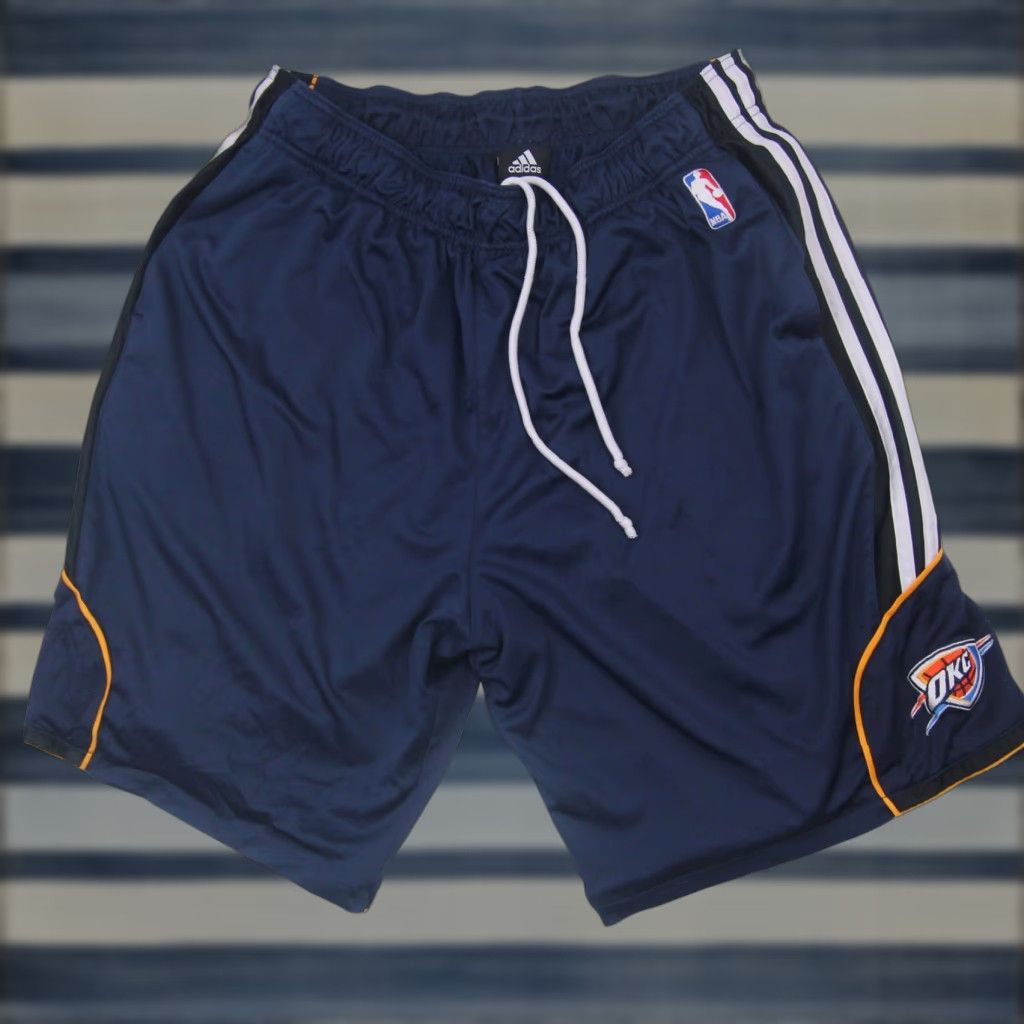 Adidas VINTAGE Adidas OKC Oklahoma City Thunder Mens XL NBA Shorts Blue Size US 36 / EU 52 - 1 Thumbnail