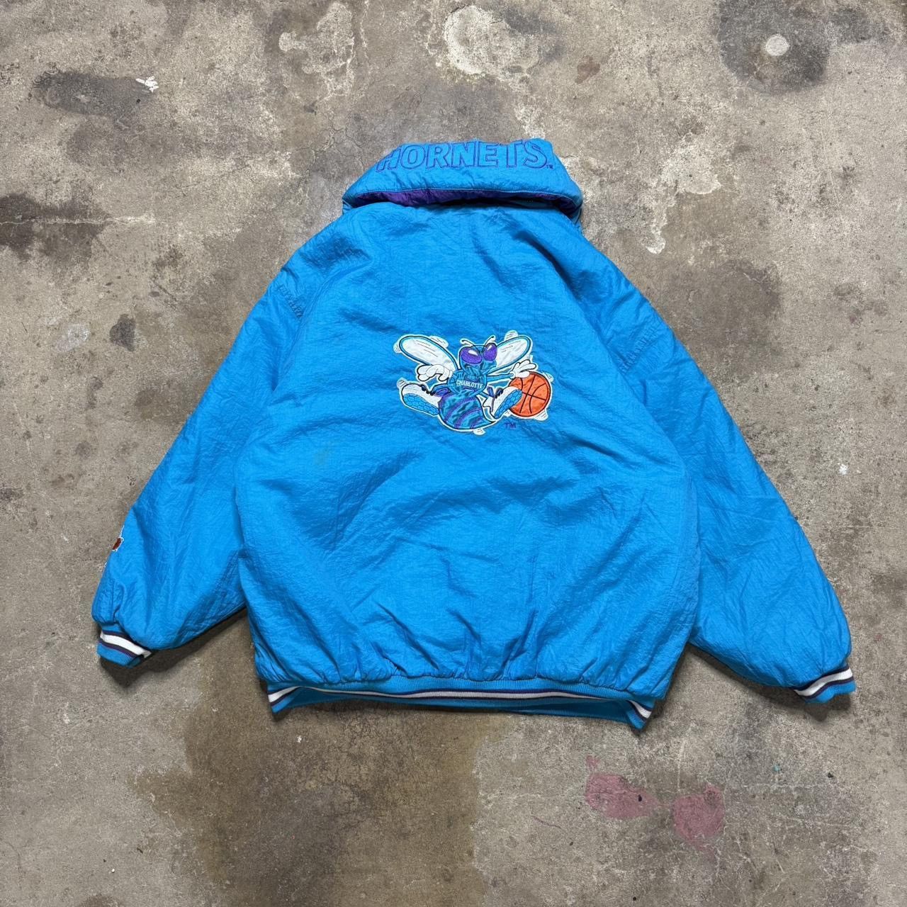 NBA × Vintage Vintage 90s Charlotte Hornets Hooded Puffer Jacket Size US XL / EU 56 / 4 - 2 Thumbnail