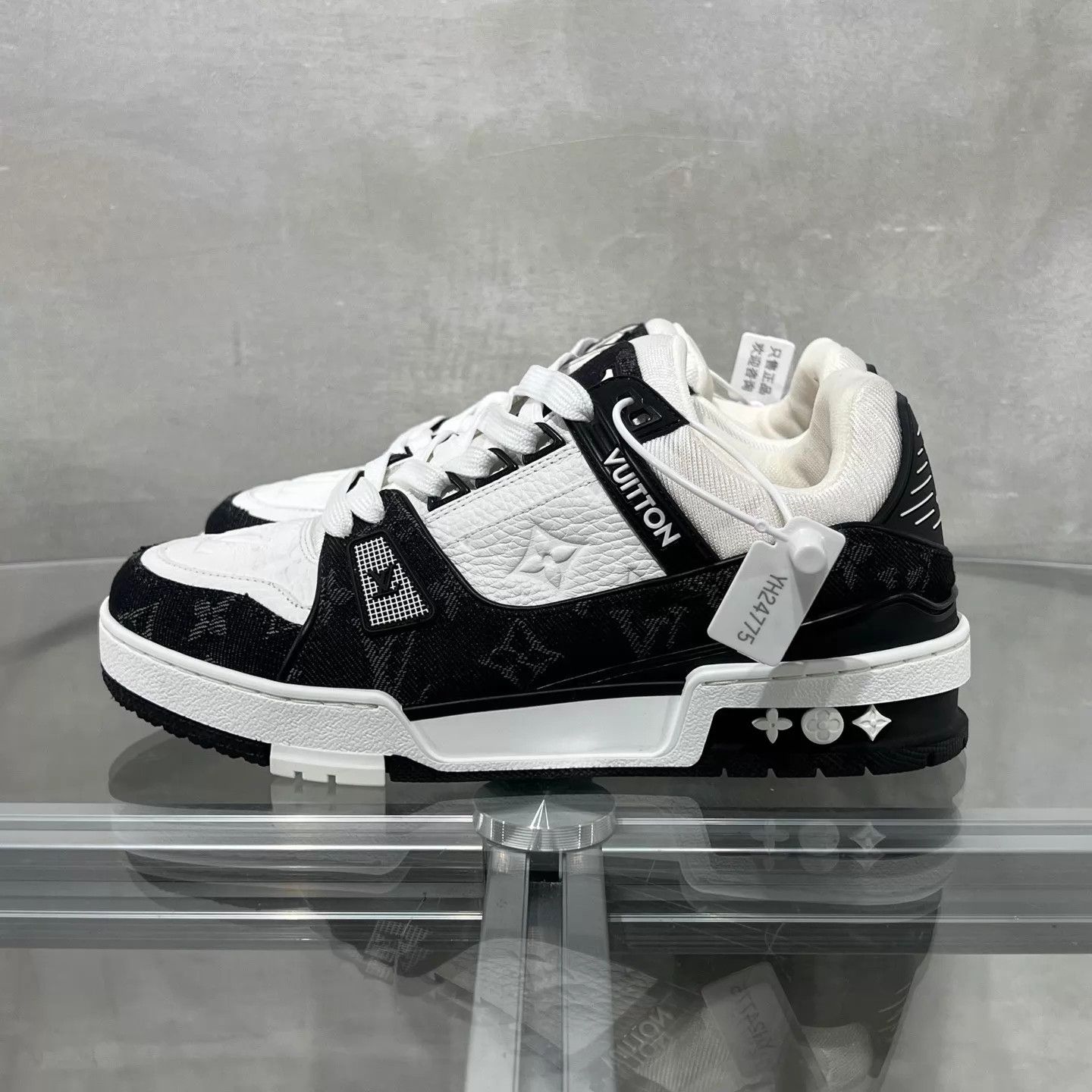 Louis Vuitton LV Trainer Black White Denim UK3/37.5 Size US 7 / IT 37 - 3 Thumbnail
