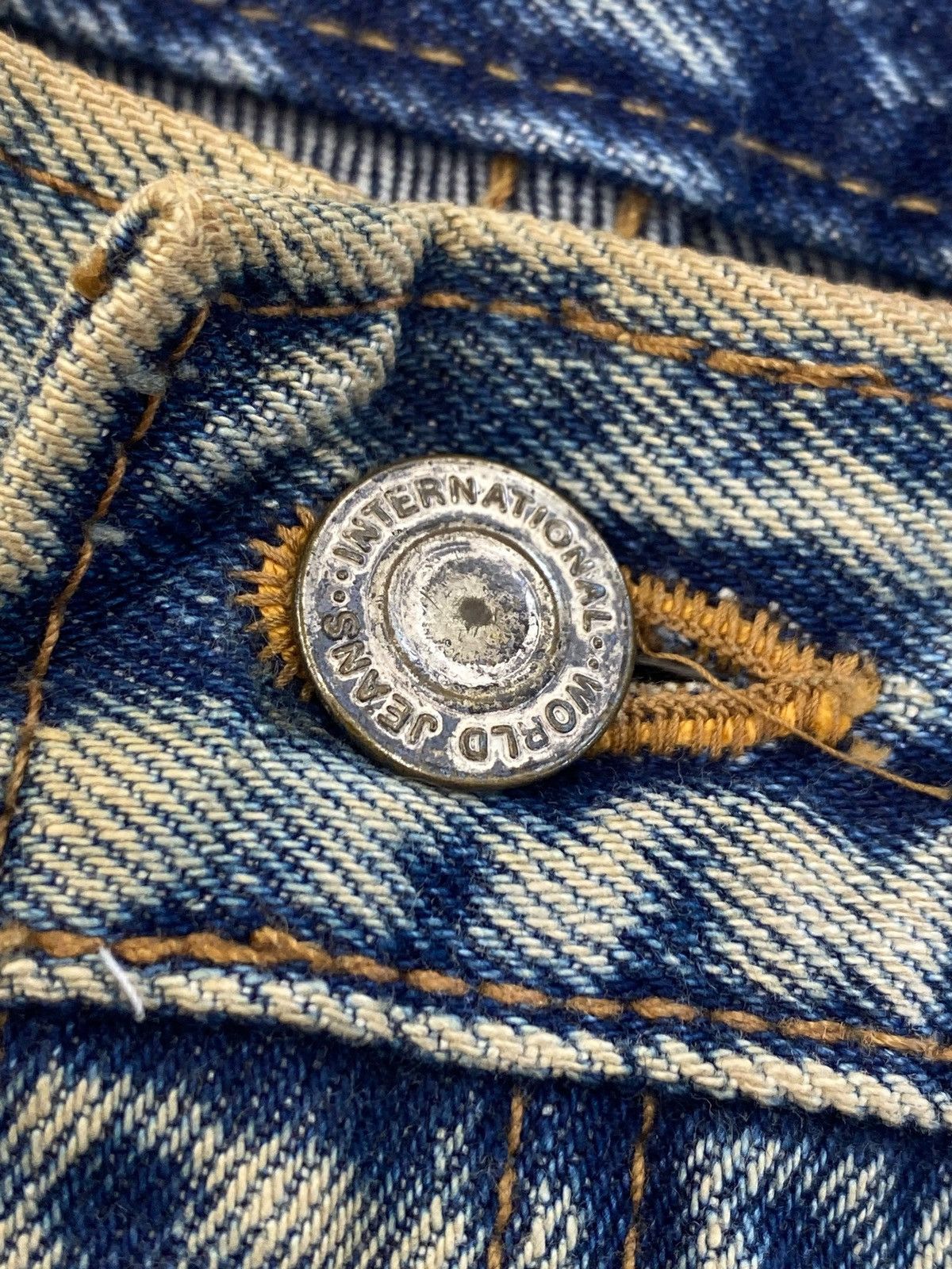 Japanese Brand Japanese Brand Acide Blue Wash Style Straight Cut Jeans Size US 26 / EU 42 - 10 Thumbnail