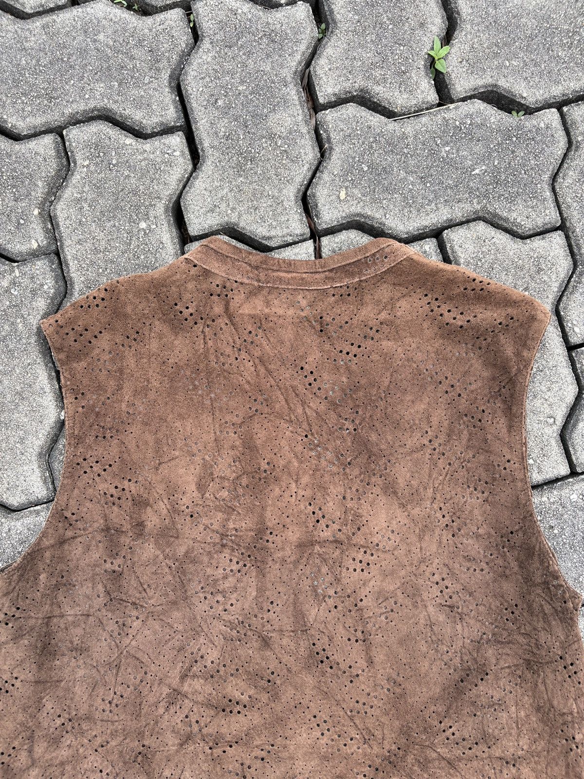 Japanese Brand Vintage Sleeveless Cardigan Suede Leather Outerwear Size US M / EU 48-50 / 2 - 5 Thumbnail