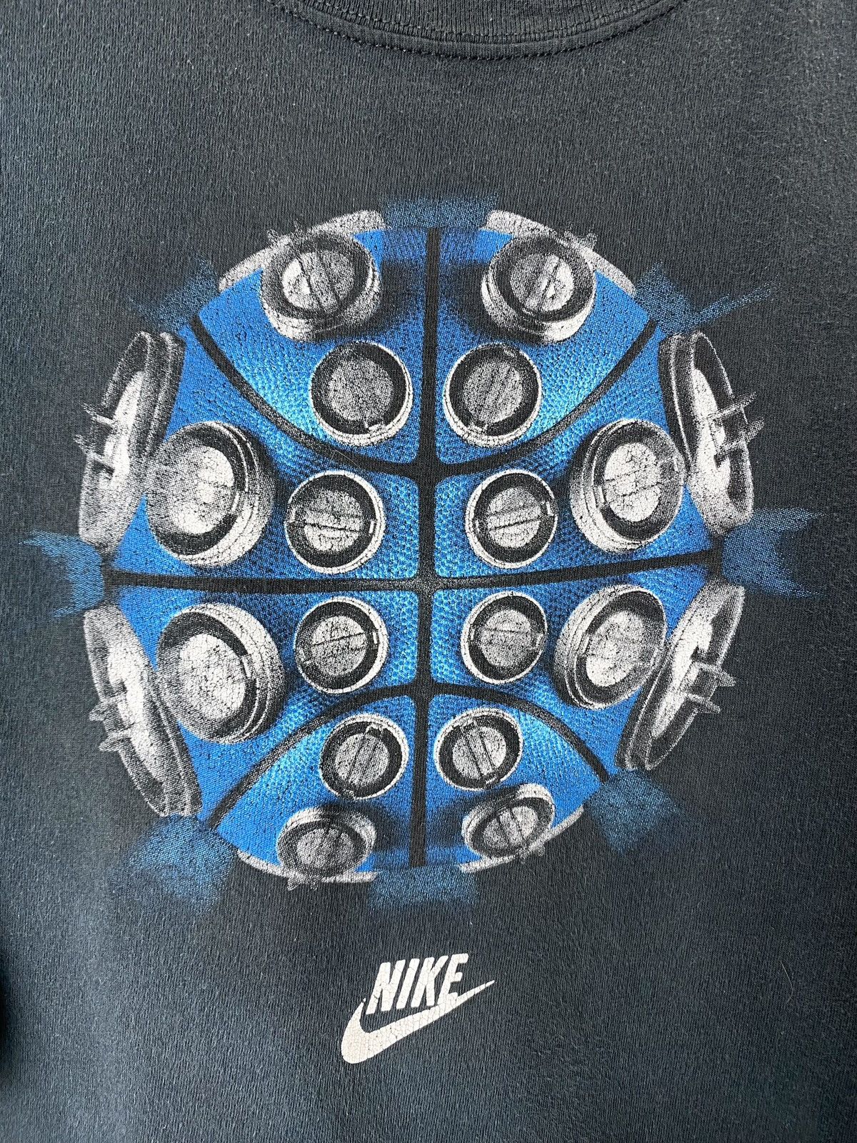 Nike Vintage Faded Nike T Shirt Abstract Ball Travis Scott Style Size US XL / EU 56 / 4 - 3 Thumbnail