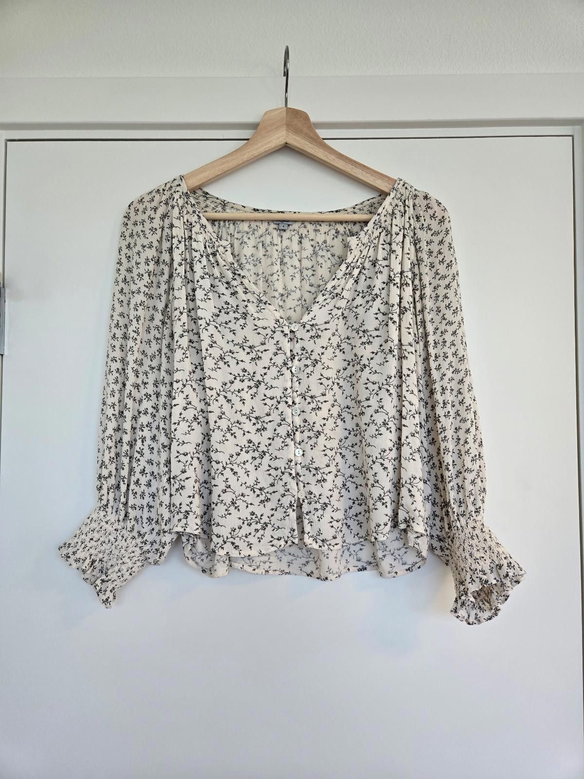 Rails Rails Cropped Floral Print Button Up Blouse Size S / US 4 / IT 40 - 1 Thumbnail