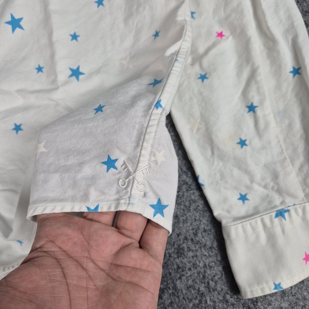 uniform experiment Uniform experiment x fragmen design shirts Size US L / EU 52-54 / 3 - 5 Thumbnail