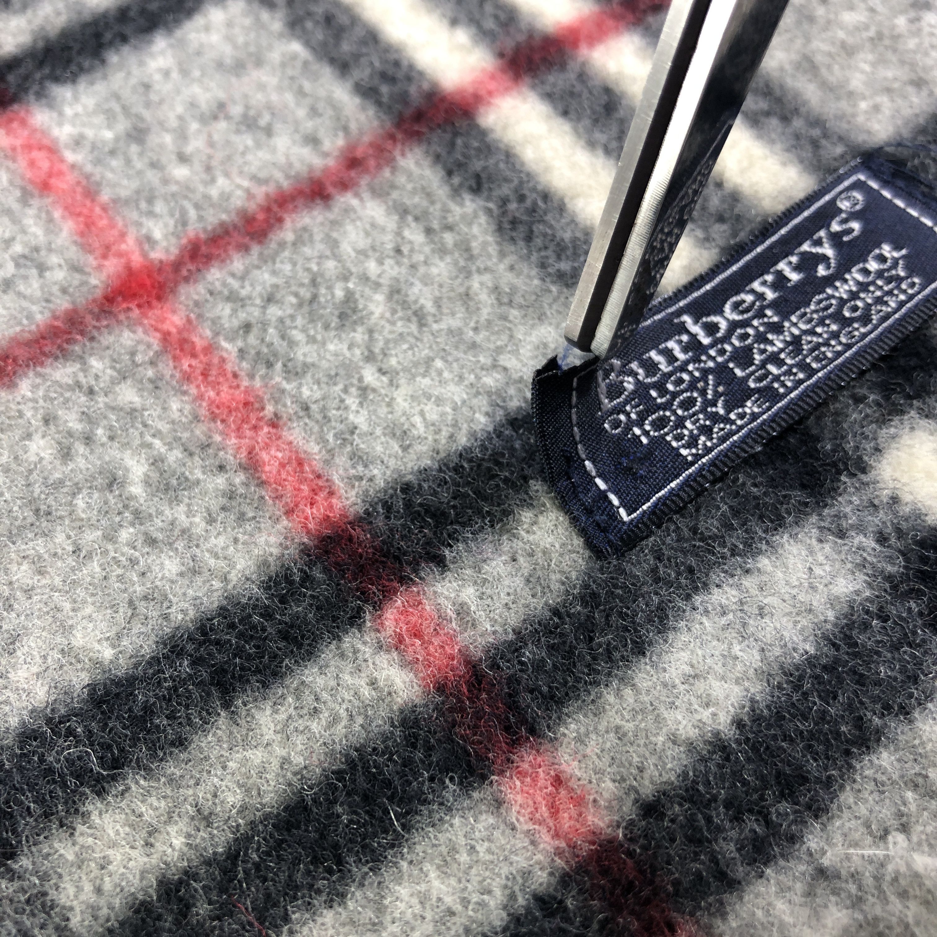 Burberry Burberrys Nova Check Wool Scarf Muffler V2636 Size ONE SIZE - 5 Thumbnail
