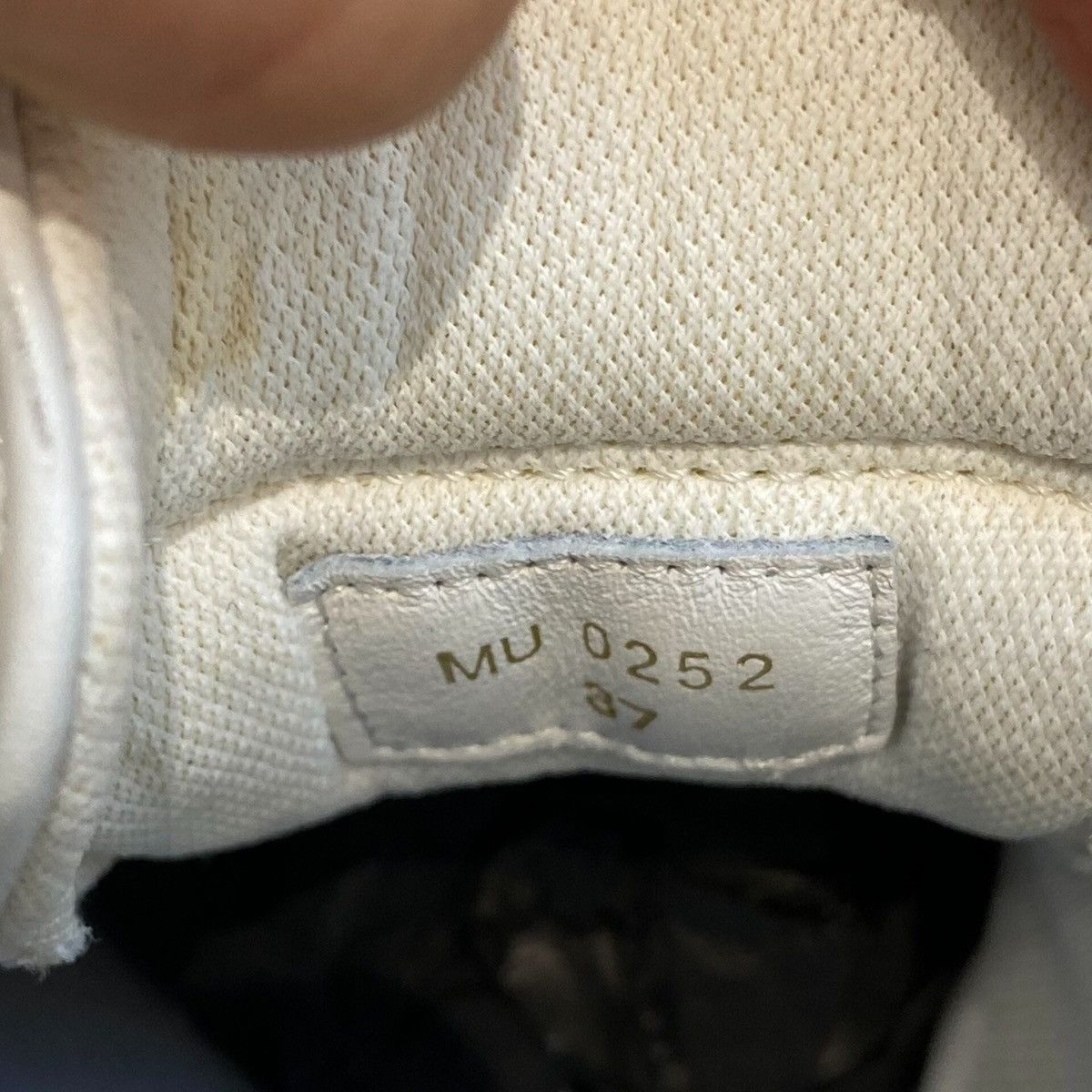 Celine Celine CT-02 Mid Sneaker with Velcro in calfskin leather Size US 7 / IT 37 - 7 Thumbnail