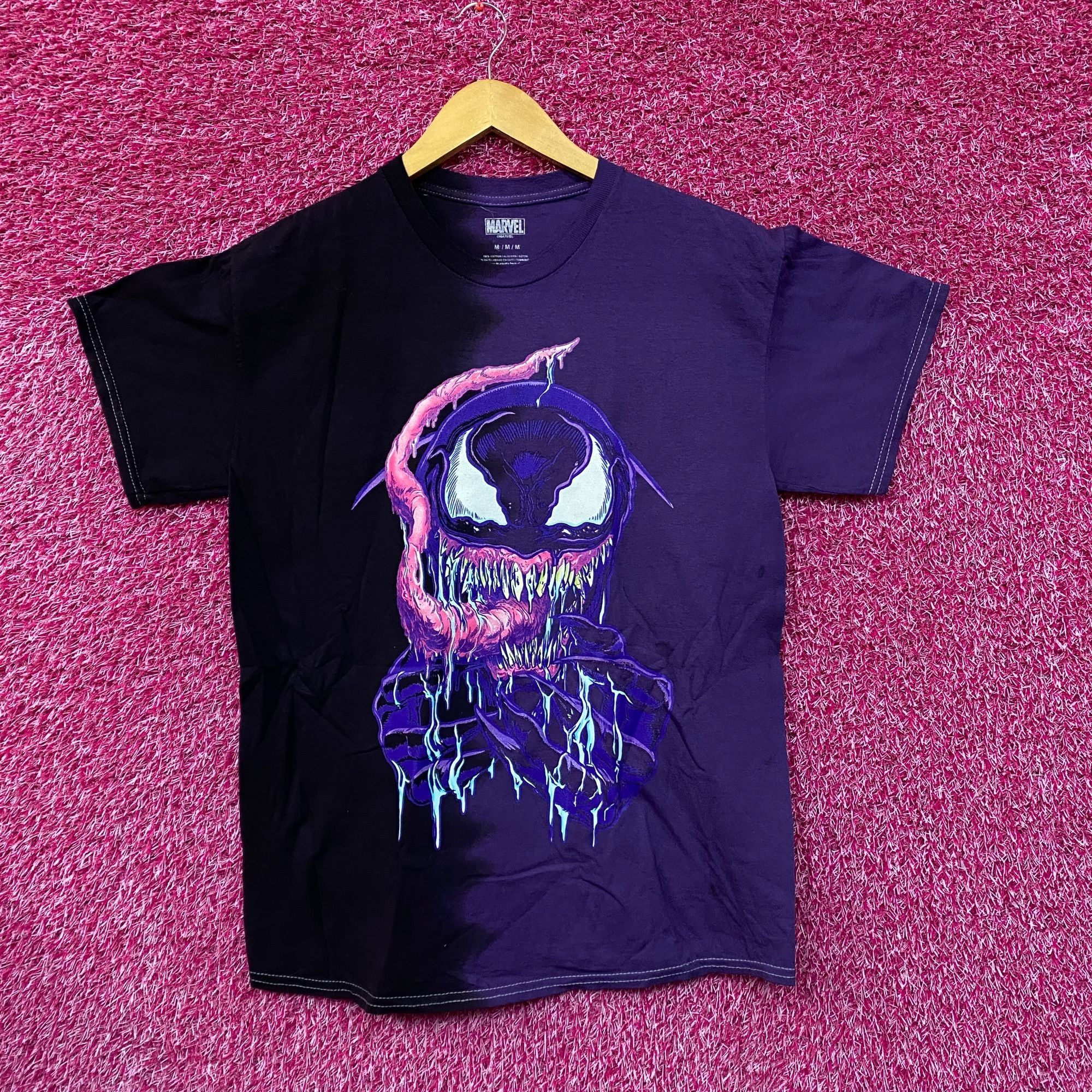 Marvel Comics Venom purple/black split dye Tshirt size medium Size US M / EU 48-50 / 2 - 1 Thumbnail