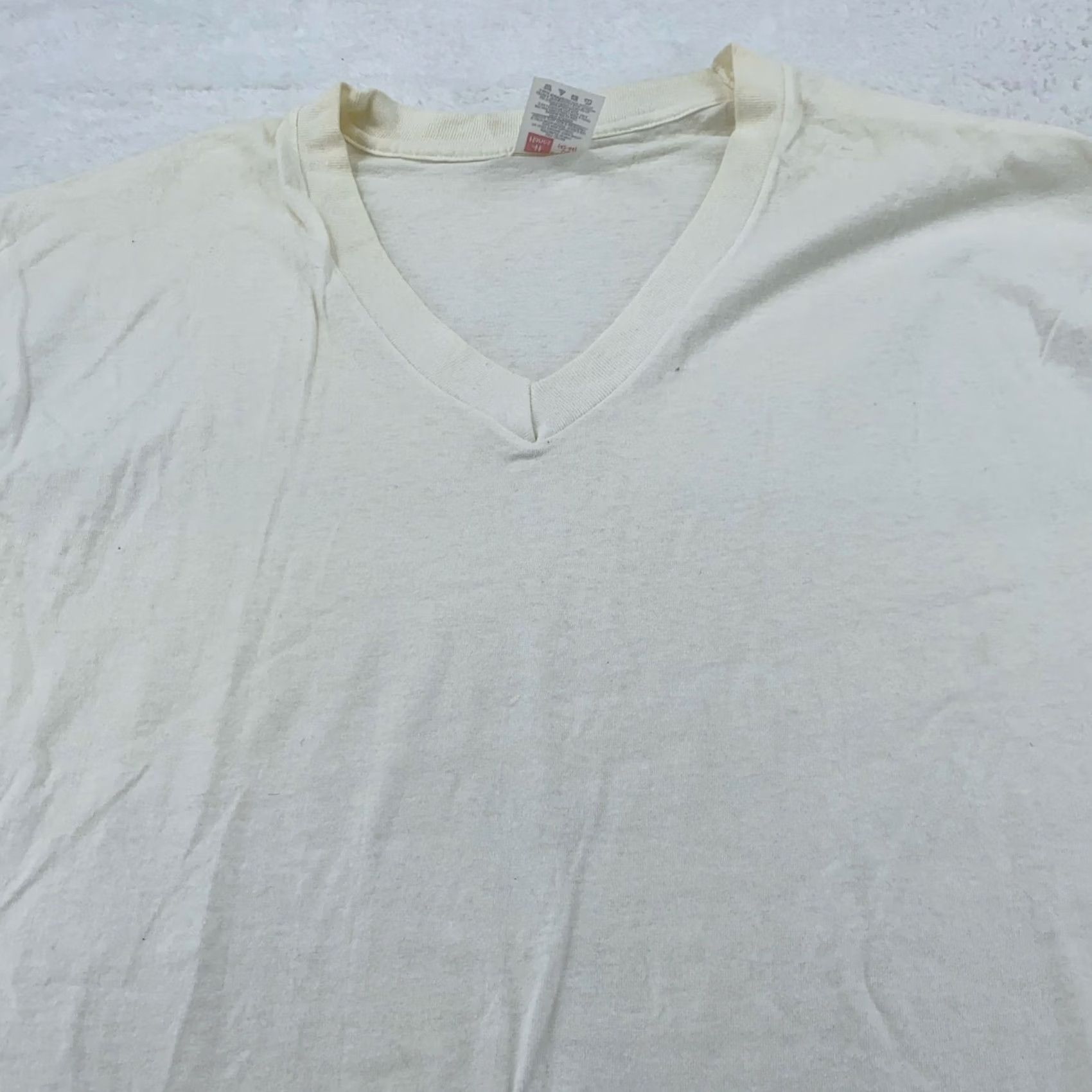 Hanes Hanes V-Neck T-Shirt Mens Large White Shirt Mens L White V-Neck Cotton Jersey Short Sleeve Solid Classic Size US L / EU 52-54 / 3 - 2 Thumbnail