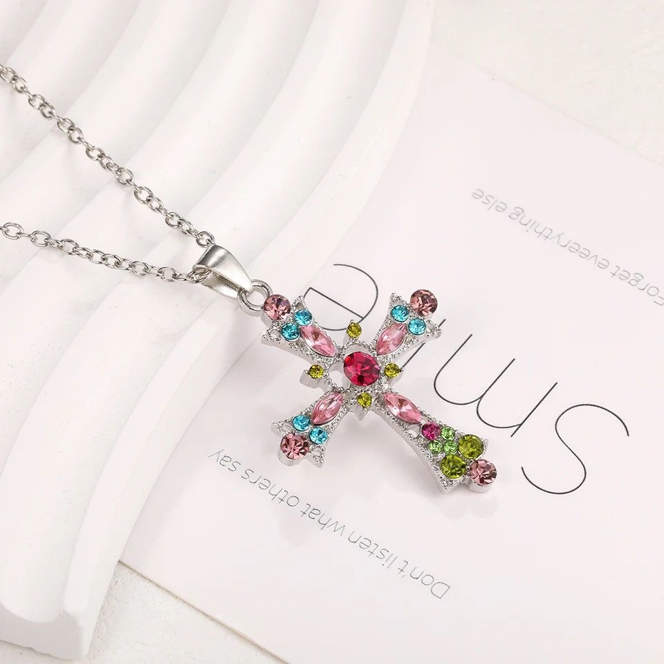 Jewelry × Vintage Zircon Cross Necklace Love Heart Cross Pendant Necklaces Size ONE SIZE - 5 Thumbnail