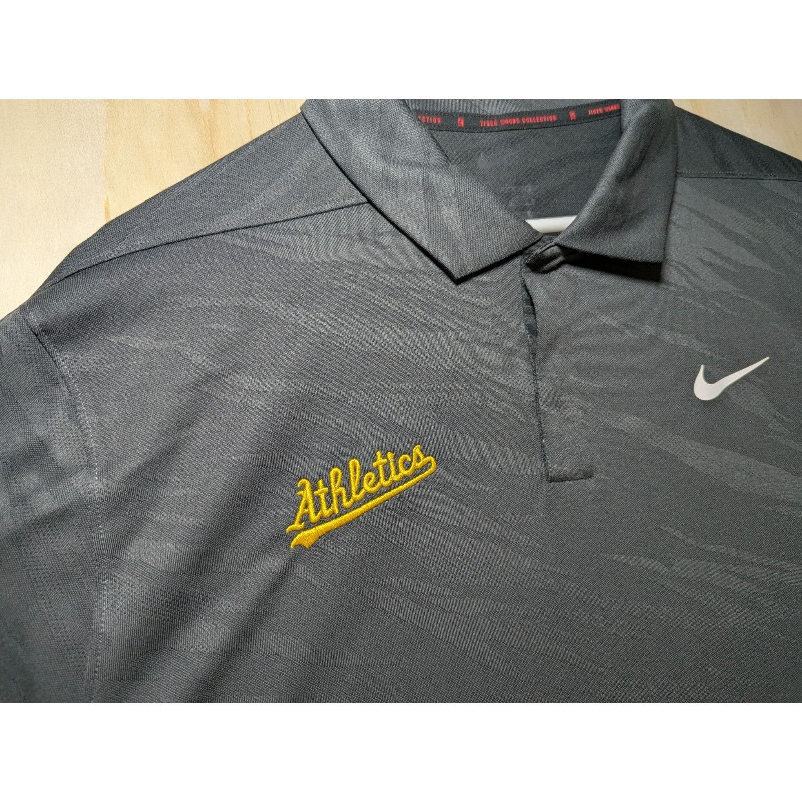 Nike Nike Men's Large Oakland A's Tiger Woods Dri-Fit ADV Polo Size US L / EU 52-54 / 3 - 5 Thumbnail